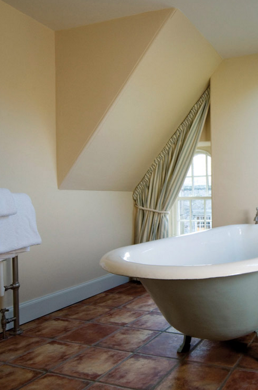 Краска Farrow & Ball цвет Farrows Cream 67 Estate Emulsion 0,1 л Краска Farrow & Ball цвет Farrows Cream 67 Estate Emulsion 0,1 л