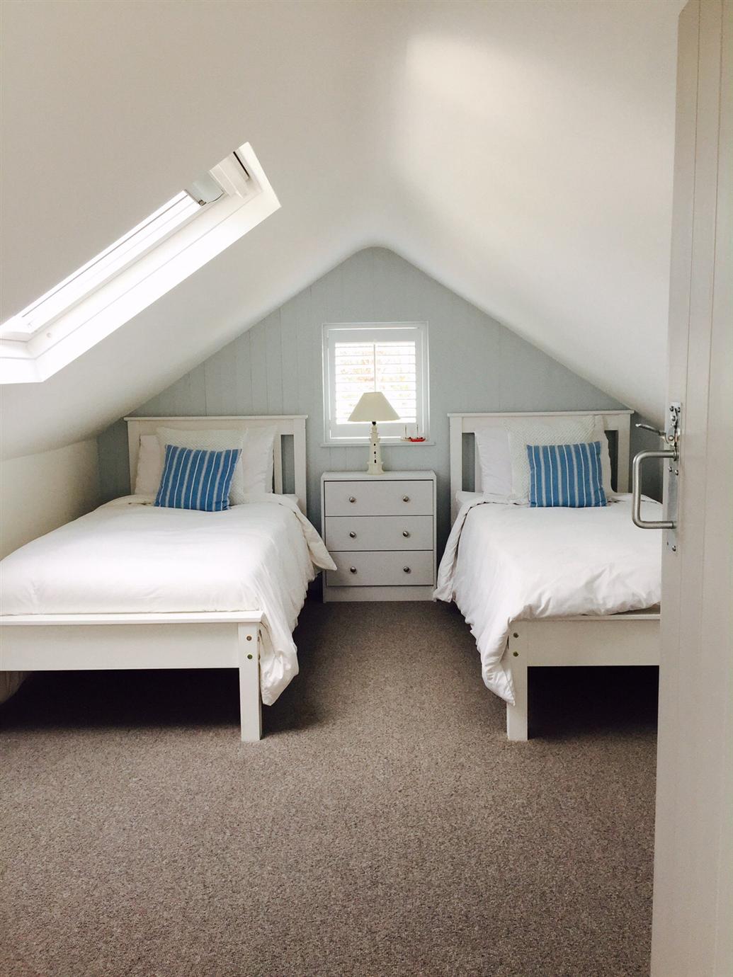 Краска Farrow & Ball цвет Borrowed Light 235 Estate Emulsion 0,1 л фото в интерьере Краска Farrow & Ball цвет Borrowed Light 235 Estate Emulsion 0,1 л фото в интерьере