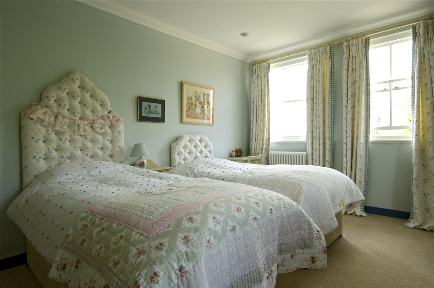 Краска Farrow & Ball цвет Borrowed Light 235 Estate Emulsion 0,1 л фото в интерьере Краска Farrow & Ball цвет Borrowed Light 235 Estate Emulsion 0,1 л фото в интерьере