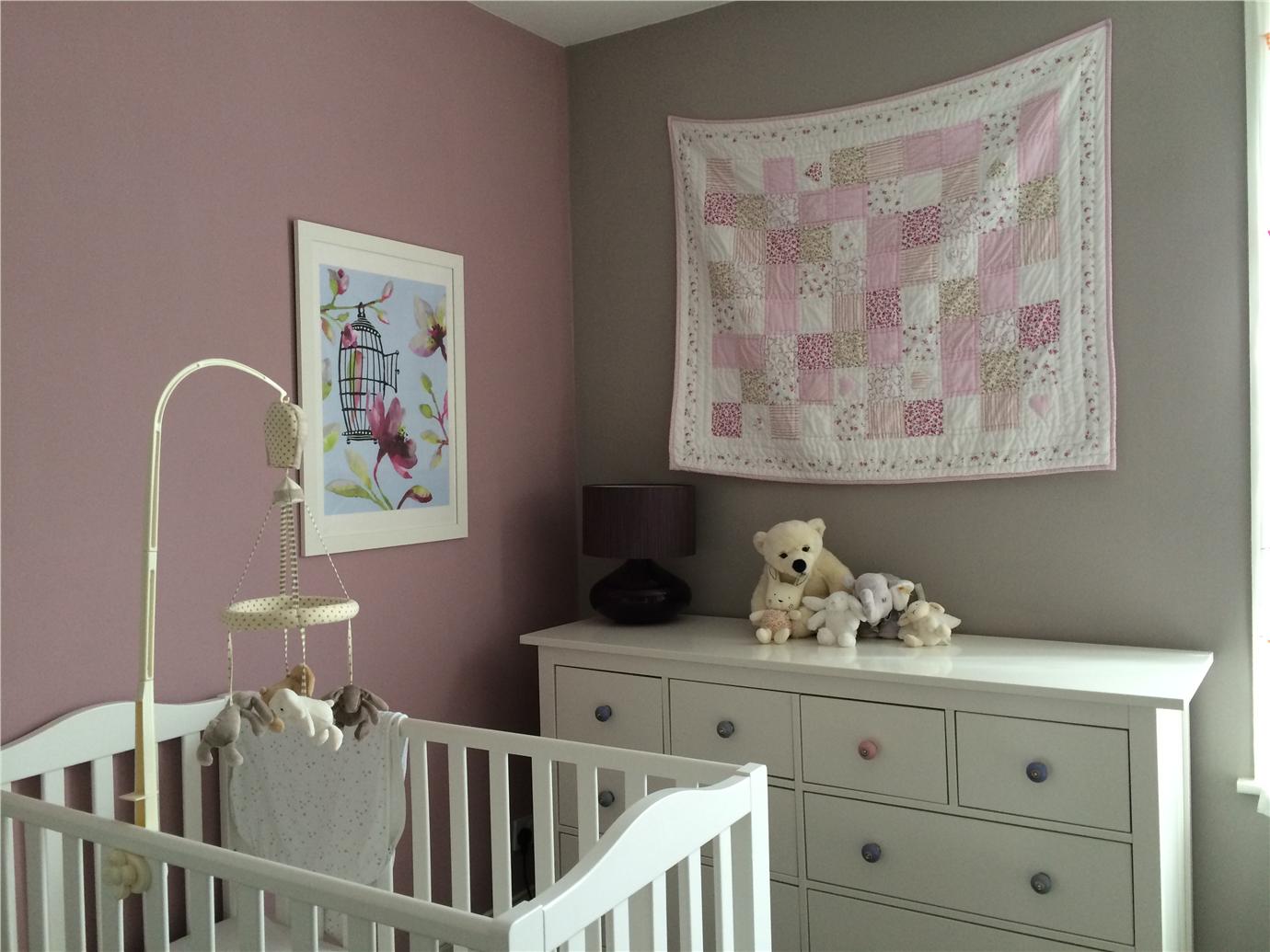 Краска Farrow & Ball цвет Cinder Rose 246 Full Gloss 0,75 л фото в интерьере Краска Farrow & Ball цвет Cinder Rose 246 Full Gloss 0,75 л фото в интерьере