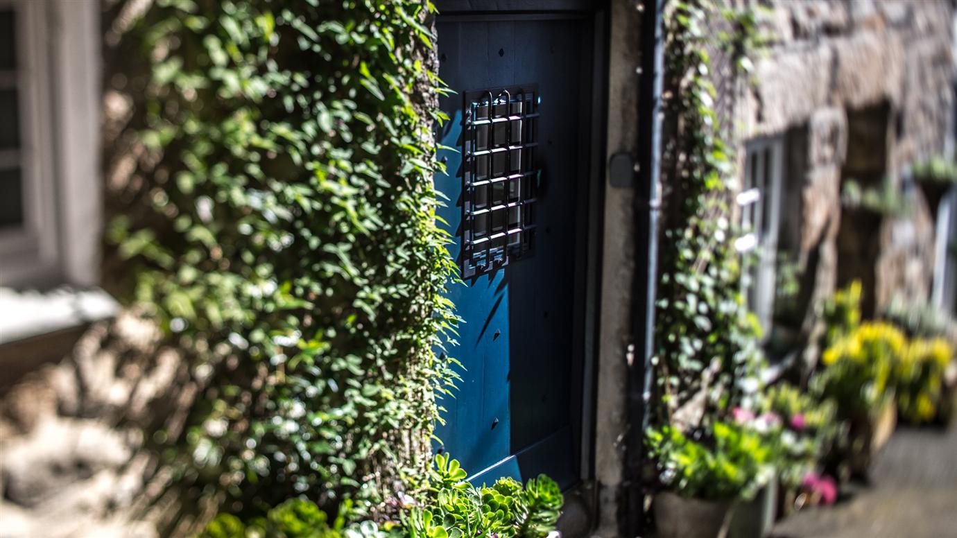 Краска Farrow & Ball цвет Hague Blue 30 Full Gloss 0,75 л фото в интерьере Краска Farrow & Ball цвет Hague Blue 30 Full Gloss 0,75 л фото в интерьере