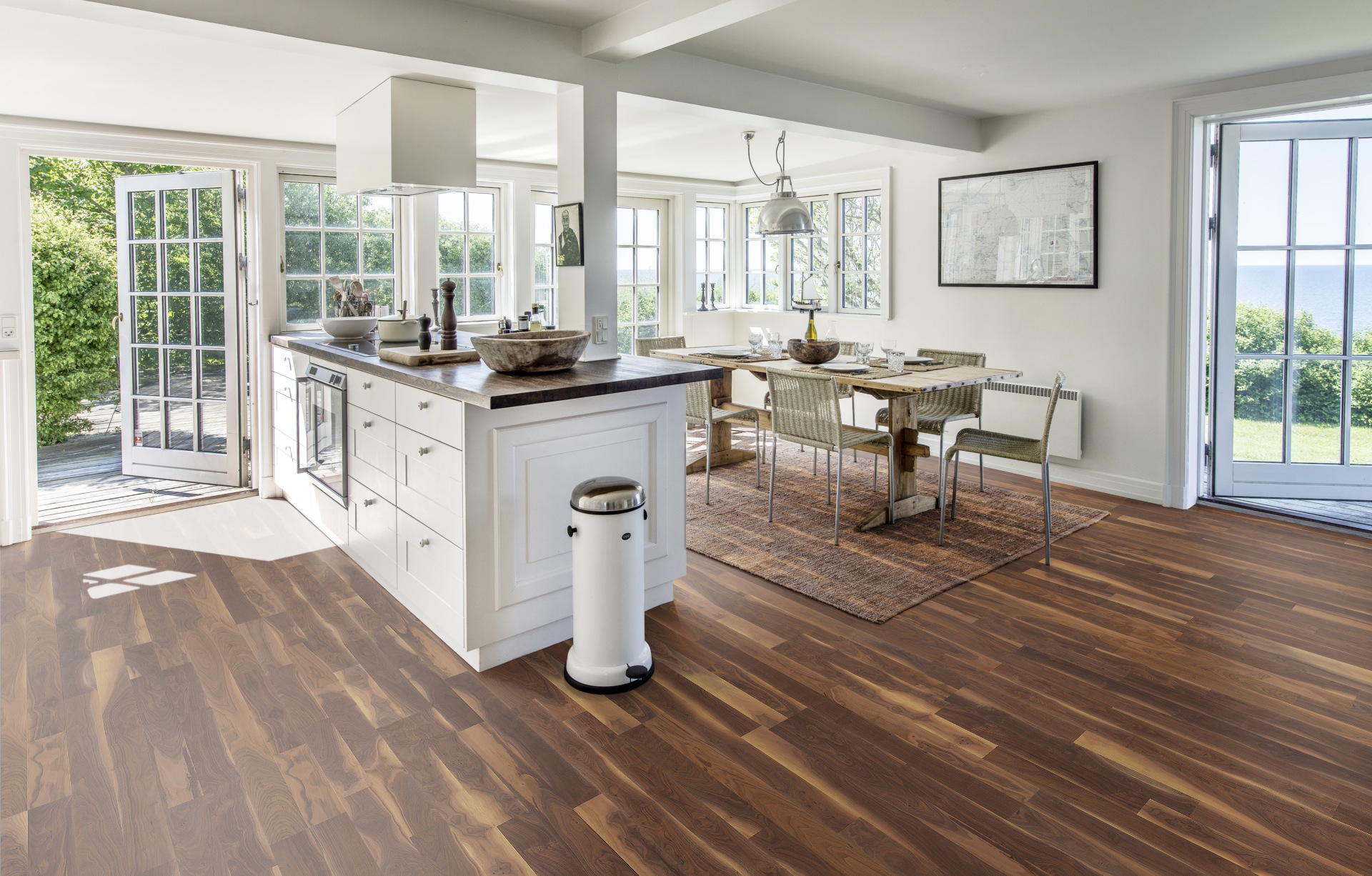 Паркетная доска Kahrs Американская Орех Джорджиа Georgia 152N8EVAF0KW240 Lively 2423×200×15 фото в интерьере Паркетная доска Kahrs Американская Орех Джорджиа Georgia 152N8EVAF0KW240 Lively 2423×200×15 фото в интерьере