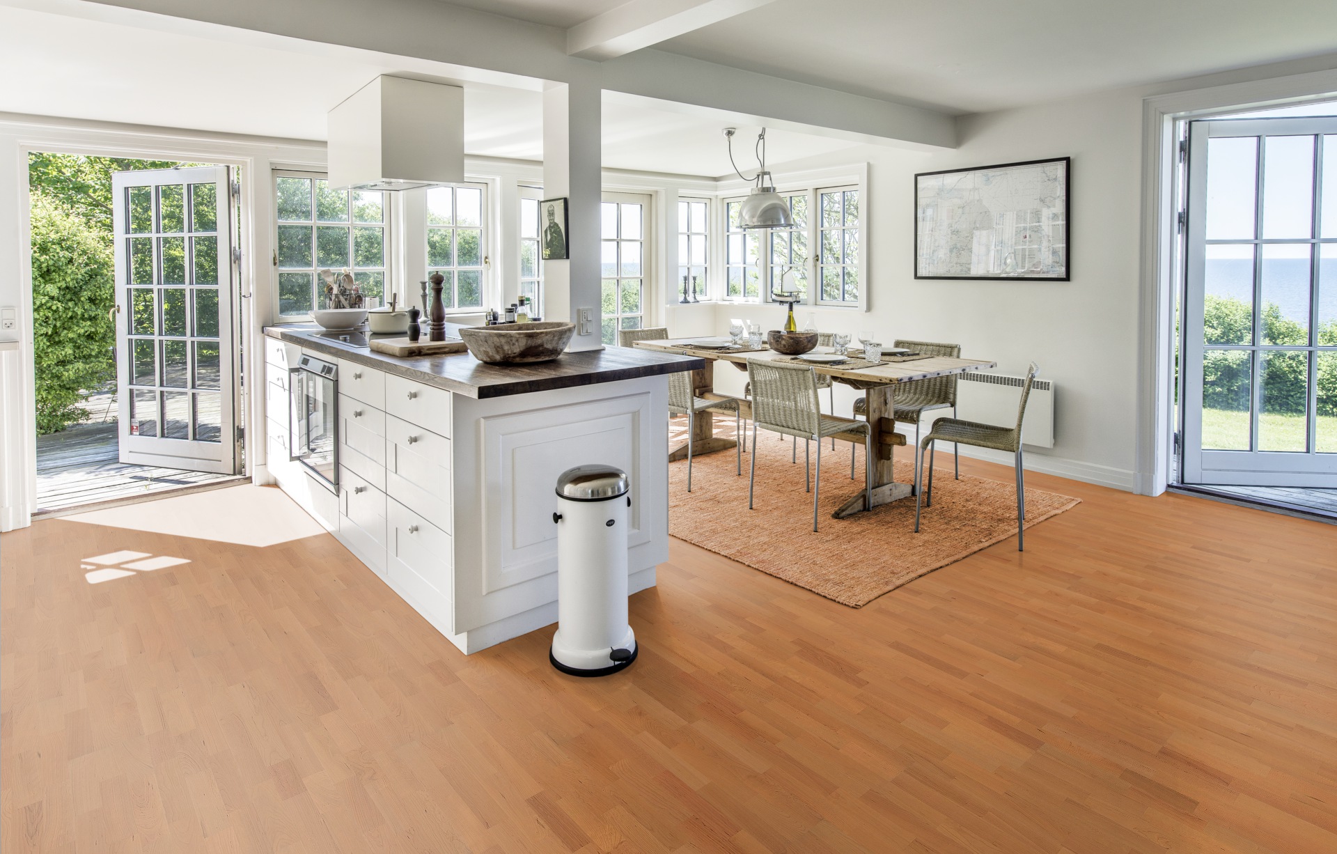 Паркетная доска Kahrs Американская Вишня Саванна Savannah 153N15CH50KW240 Calm 2423×200×15 фото в интерьере Паркетная доска Kahrs Американская Вишня Саванна Savannah 153N15CH50KW240 Calm 2423×200×15 фото в интерьере