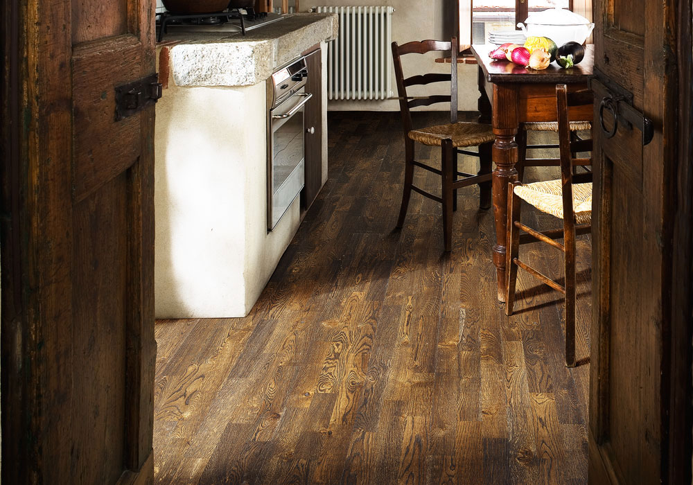 Паркетная доска Kahrs Гармония Дуб Грунт Soil 153N6EEKFEKW240 Lively 2423×200×15 фото в интерьере Паркетная доска Kahrs Гармония Дуб Грунт Soil 153N6EEKFEKW240 Lively 2423×200×15 фото в интерьере