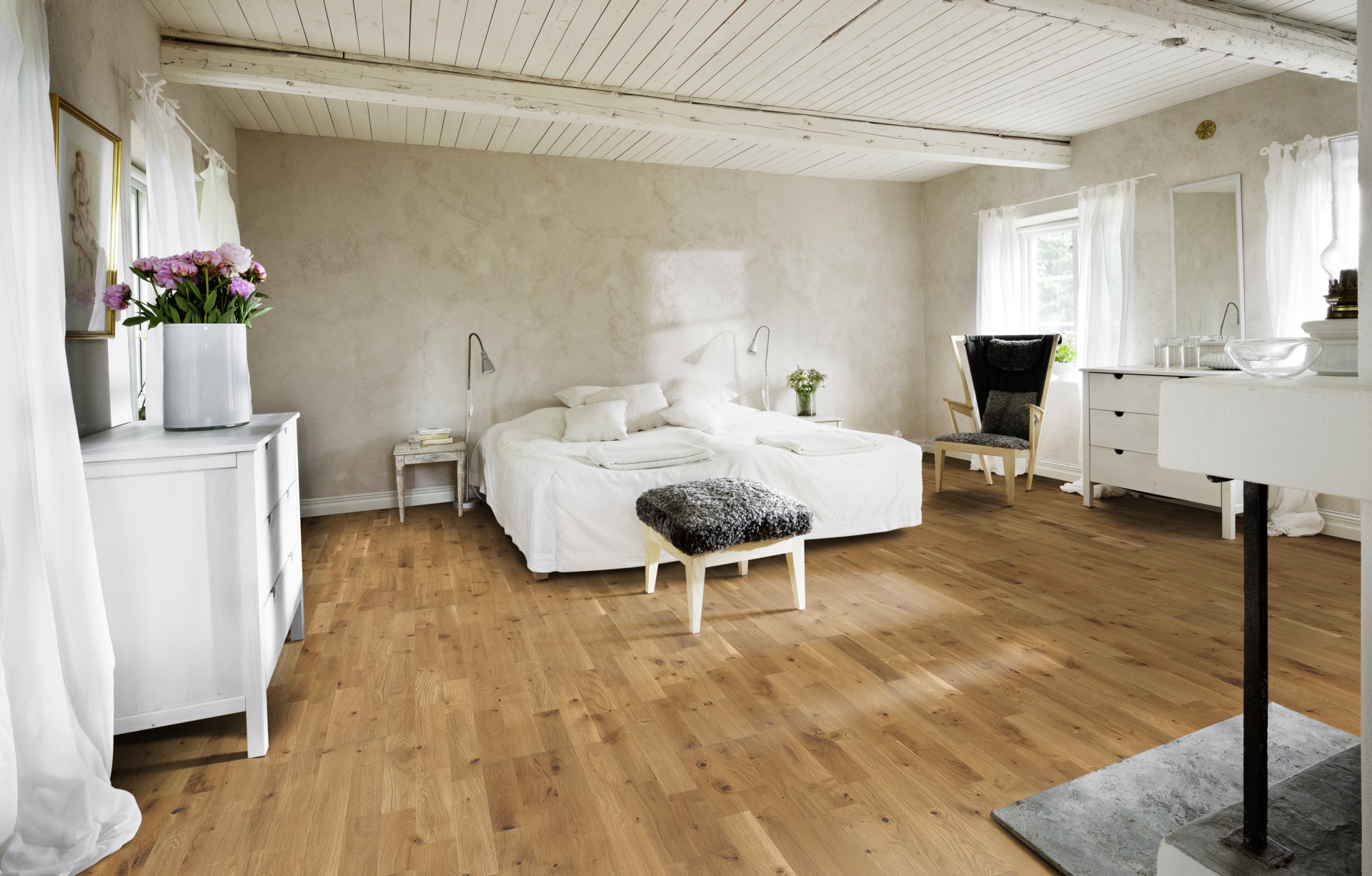 Паркетная доска Kahrs Геталанд Дуб Буда Boda 153N66EK01KW240 Dynamic 2419×196×15 фото в интерьере Паркетная доска Kahrs Геталанд Дуб Буда Boda 153N66EK01KW240 Dynamic 2419×196×15 фото в интерьере