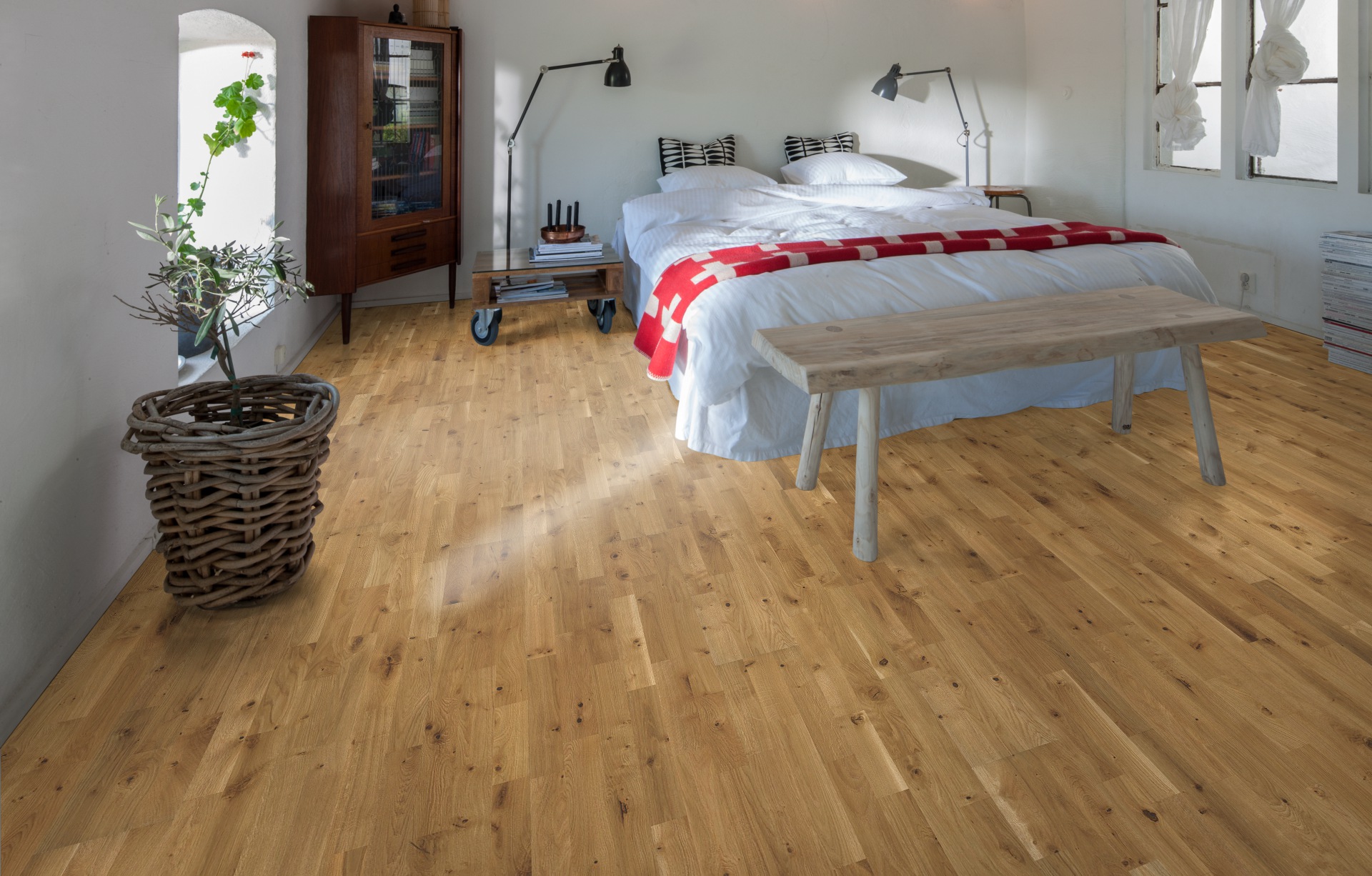 Паркетная доска Kahrs Геталанд Дуб Буда Boda 153N66EK01KW240 Dynamic 2419×196×15 фото в интерьере Паркетная доска Kahrs Геталанд Дуб Буда Boda 153N66EK01KW240 Dynamic 2419×196×15 фото в интерьере