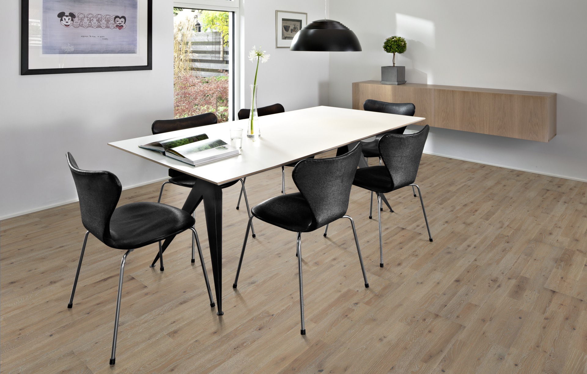 Паркетная доска Kahrs дуб Винга Vinga 2419×196×15 фото в интерьере Паркетная доска Kahrs дуб Винга Vinga 2419×196×15 фото в интерьере