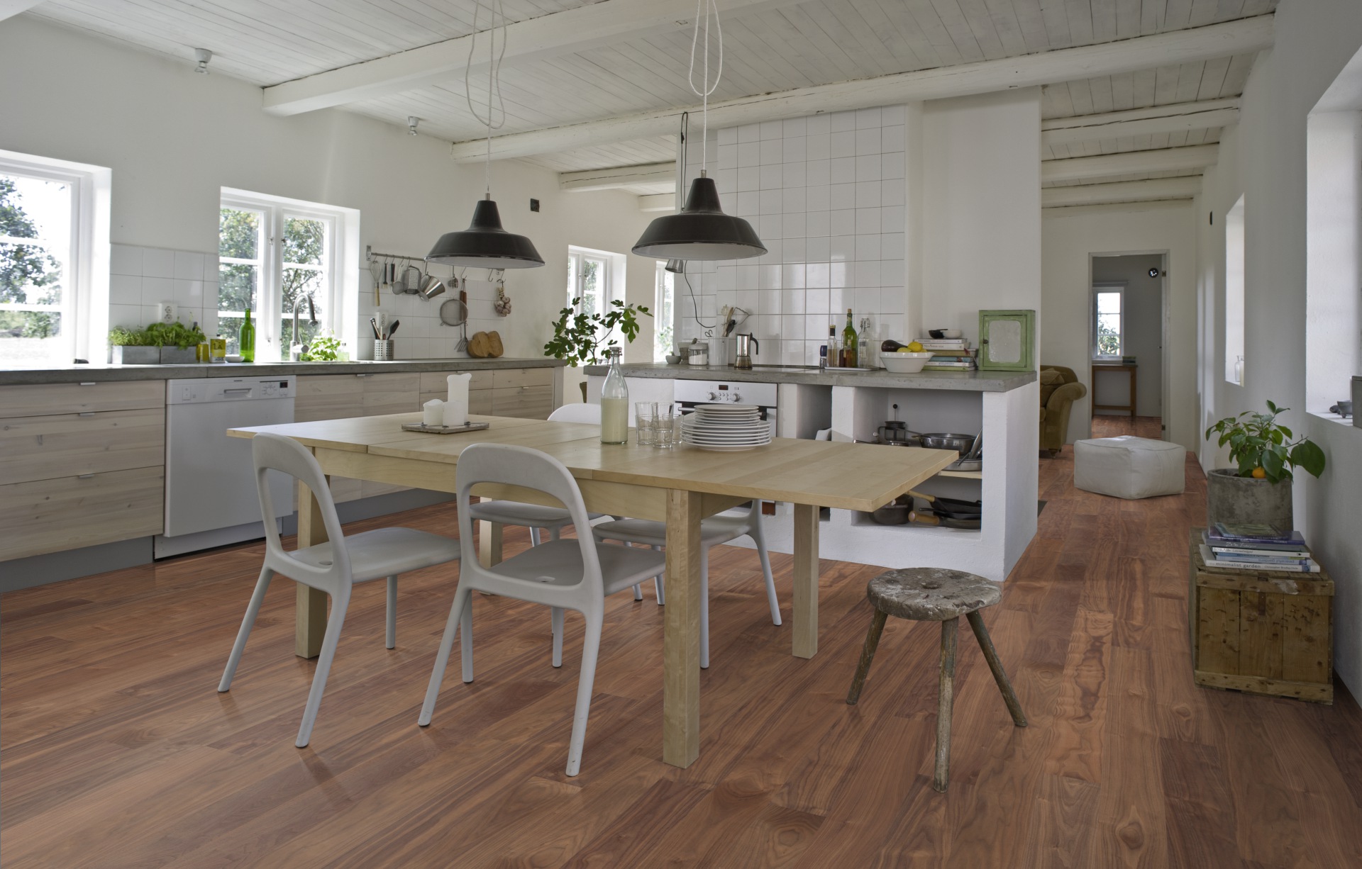 Паркетная доска Kahrs Хабитэт Орех Статуя Statue масло 1810×150×7 фото в интерьере Паркетная доска Kahrs Хабитэт Орех Статуя Statue масло 1810×150×7 фото в интерьере