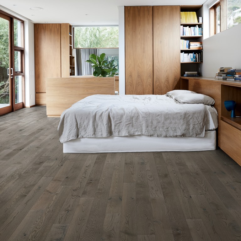 Паркетная доска Kahrs Канвас Дуб Карбон Carbon 13106AEK1RKW185 Lively 1860×127×13 фото в интерьере