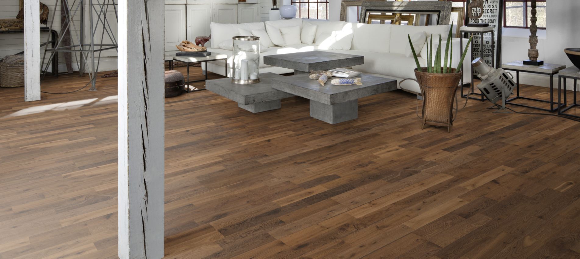 Паркетная доска Kahrs Люмен Дуб Пламя Glow 152N6BEKF4KW240 Lively 2423×200×15 фото в интерьере Паркетная доска Kahrs Люмен Дуб Пламя Glow 152N6BEKF4KW240 Lively 2423×200×15 фото в интерьере