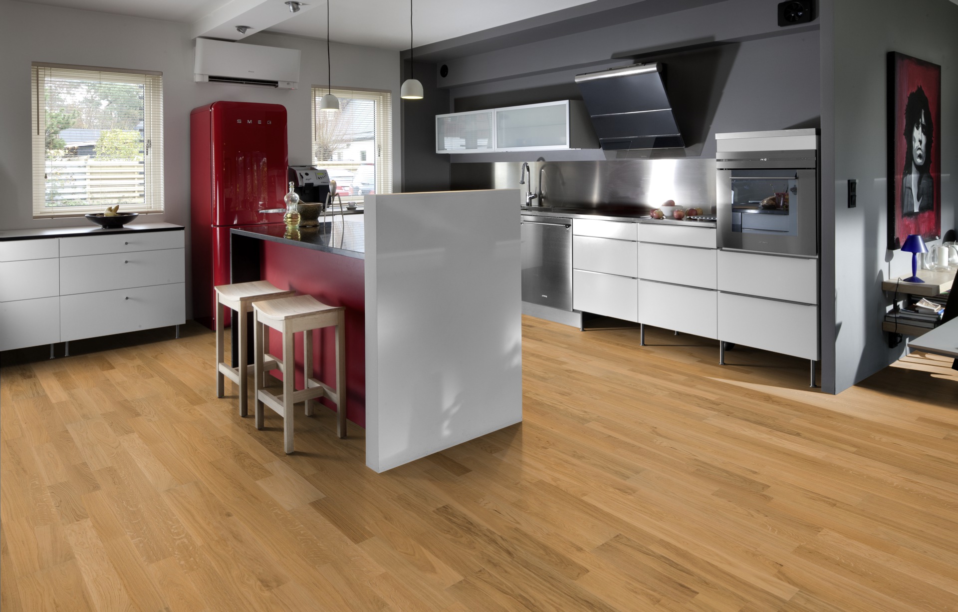 Паркетная доска Kahrs Европейская дуб Верона Verona 152N38EK09KW240 Variation 2423×200×15 фото в интерьере Паркетная доска Kahrs Европейская дуб Верона Verona 152N38EK09KW240 Variation 2423×200×15 фото в интерьере