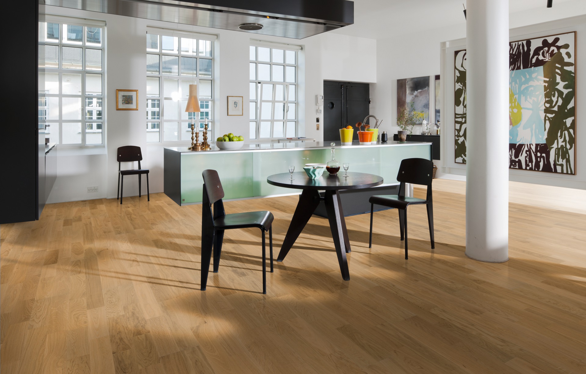 Паркетная доска Kahrs Европейская дуб Верона Verona 152N38EK09KW240 Variation 2423×200×15 фото в интерьере Паркетная доска Kahrs Европейская дуб Верона Verona 152N38EK09KW240 Variation 2423×200×15 фото в интерьере