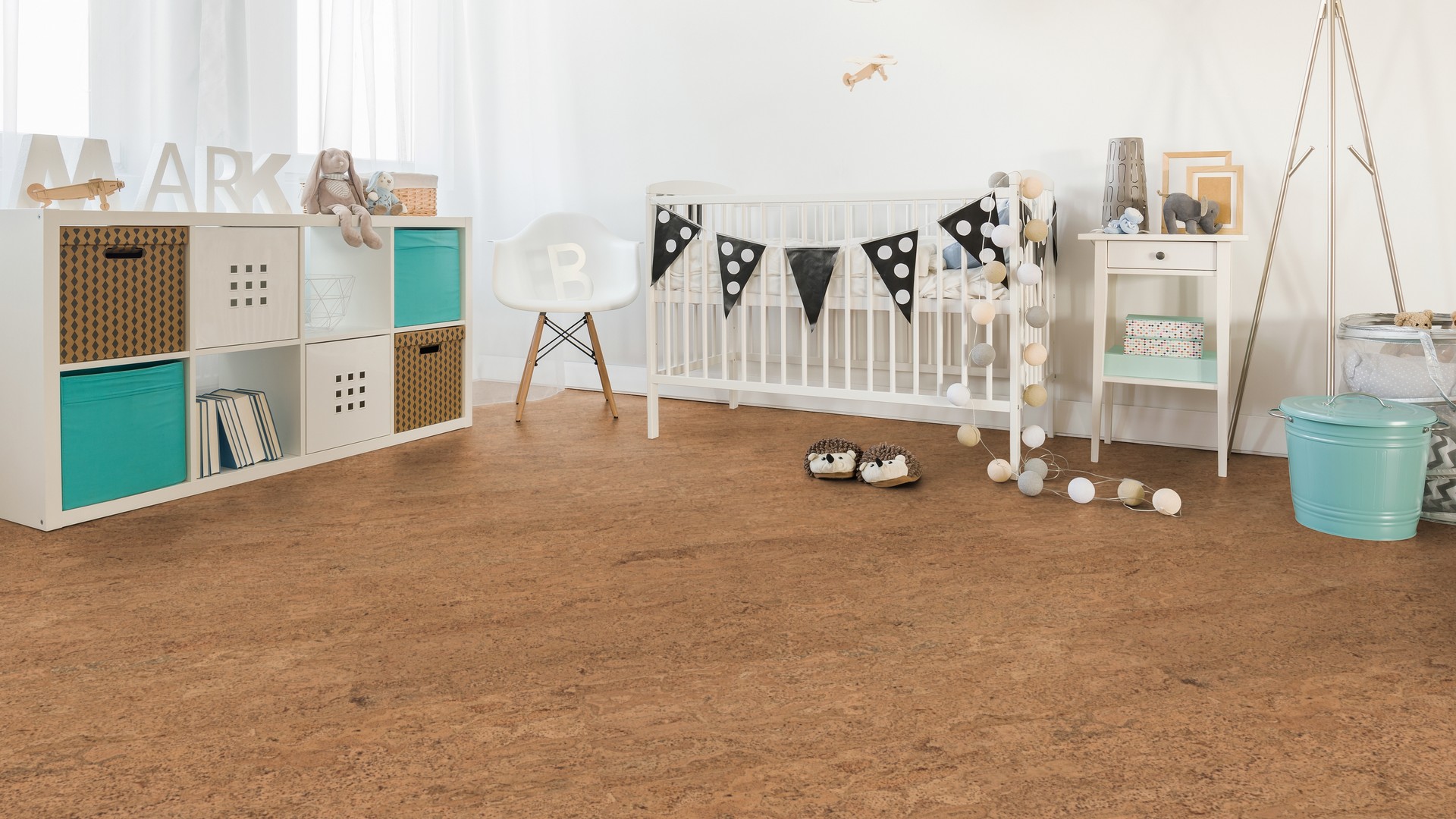 Пробковый пол замковый Wicanders Cork Essence Originals Symphony O830003 905×295×10,5 фото в интерьере