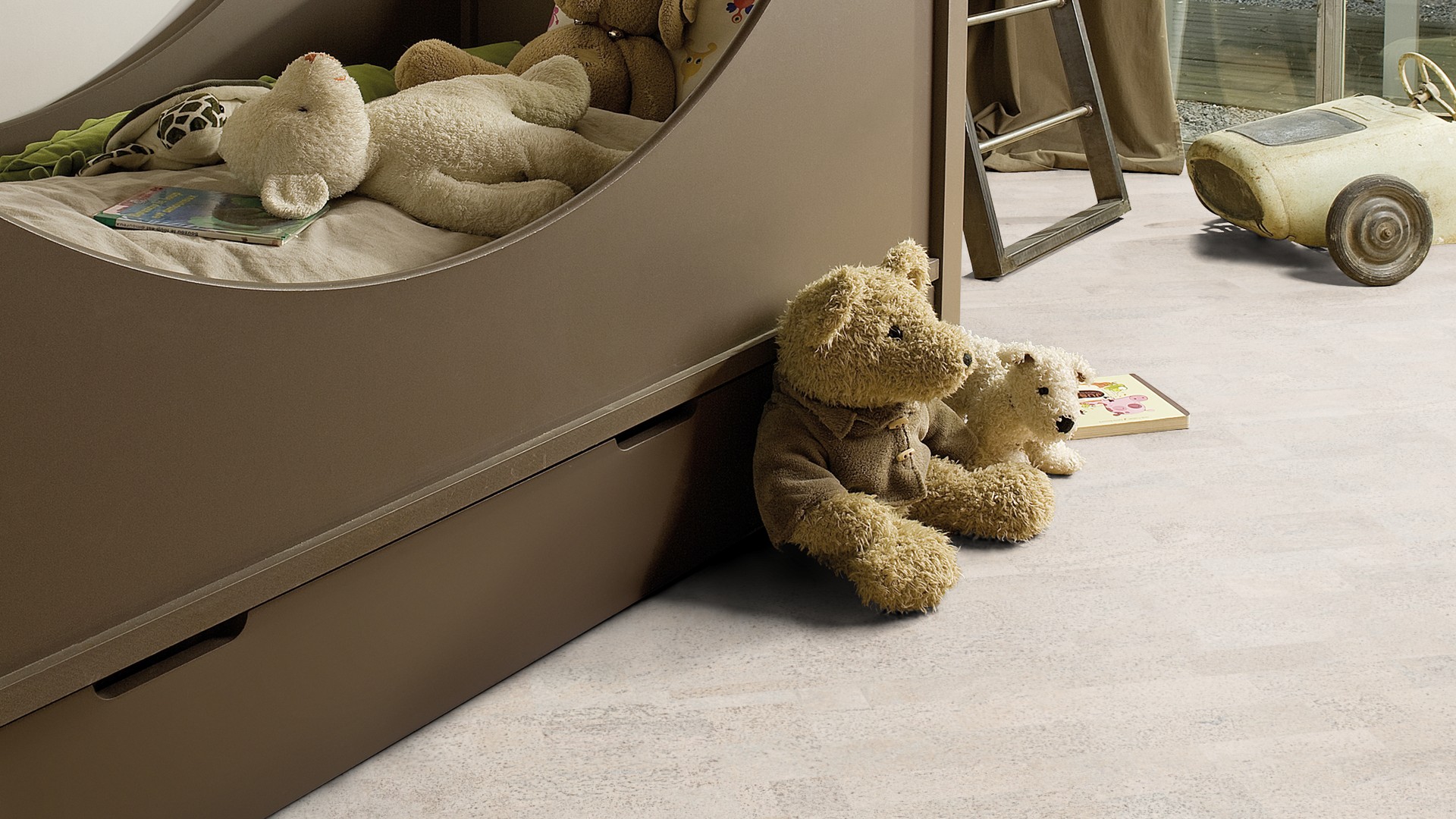Пробковый пол замковый Wicanders Cork Essence Identity Moonlight I801002 905×295×10,5 фото в интерьере