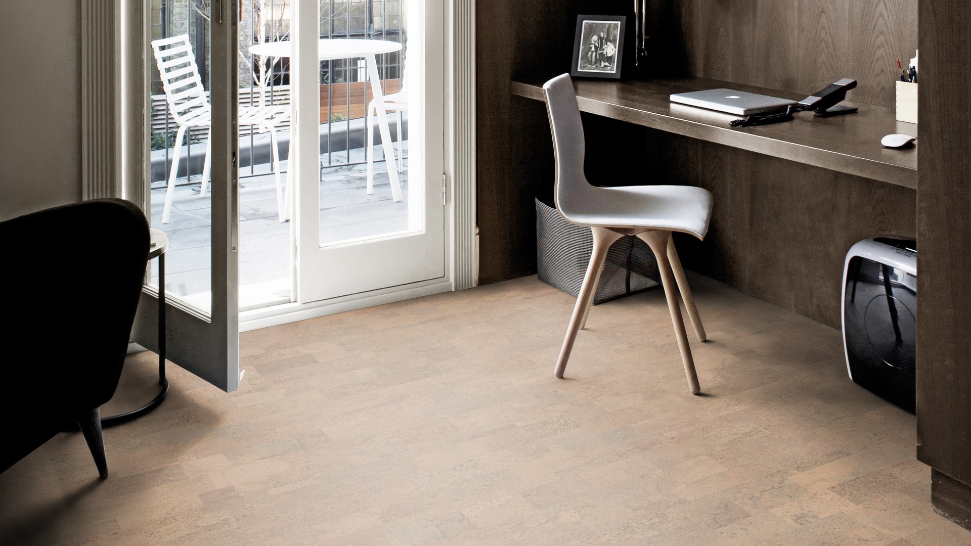 Пробковый пол замковый Wicanders Cork Essence Identity Champagne I805002 905×295×10,5 фото в интерьере