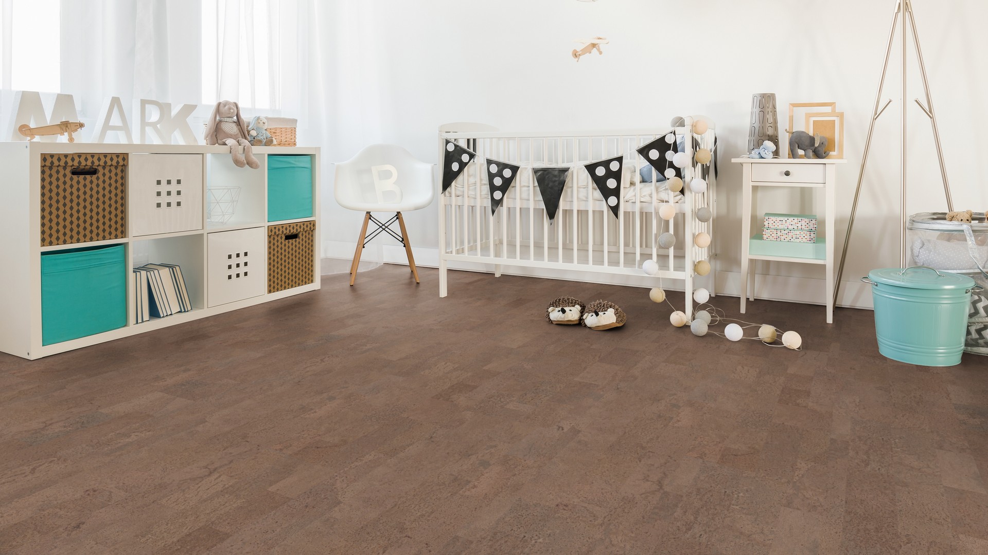 Пробковый пол замковый Wicanders Cork Essence Identity Tea I810002 905×295×10,5 фото в интерьере