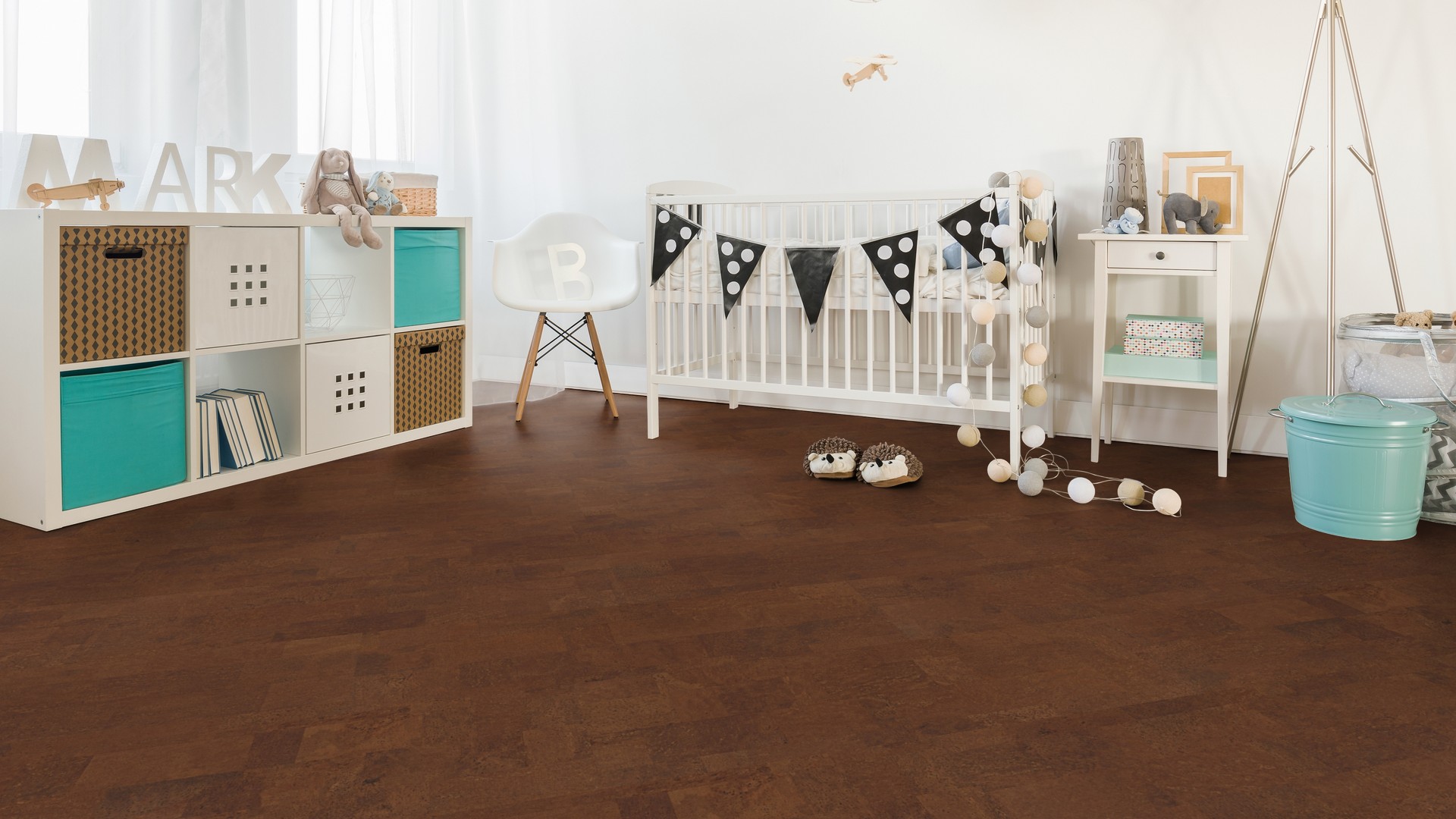 Пробковый пол замковый Wicanders Cork Essence Identity Chestnut I832002 905×295×10,5 фото в интерьере