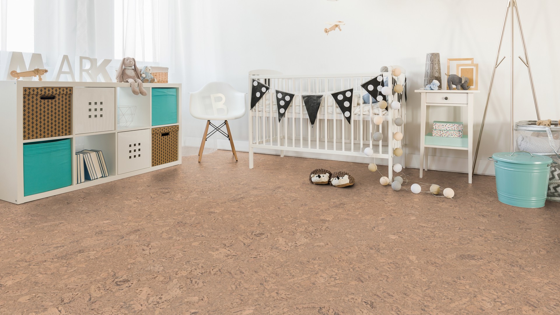 Пробковый пол замковый Wicanders Cork Essence Personality Champagne P805002 905×295×10,5 фото в интерьере