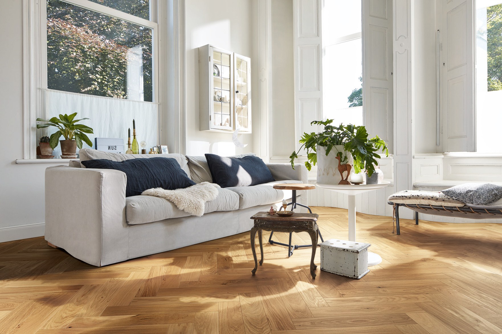 Паркетная доска Meister PS 400 Residence Дуб Лайвли елка 8047 500×100×13 фото в интерьере Паркетная доска Meister PS 400 Residence Дуб Лайвли елка 8047 500×100×13 фото в интерьере