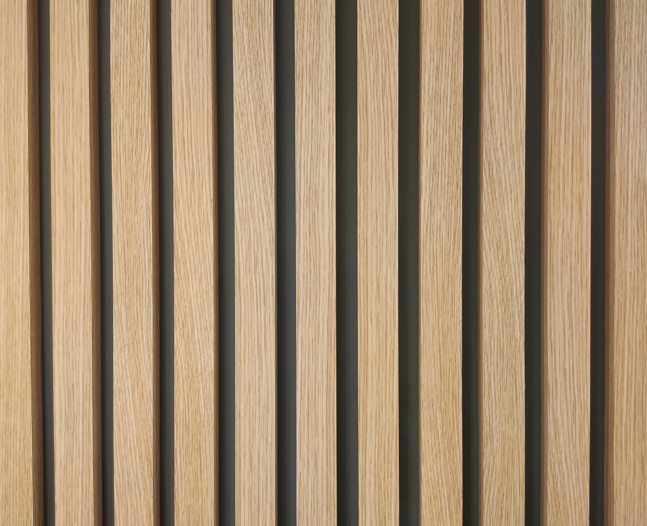 Рейка декоративная Modern Decor ламинированная 029 2750×40×22 фото в интерьере
