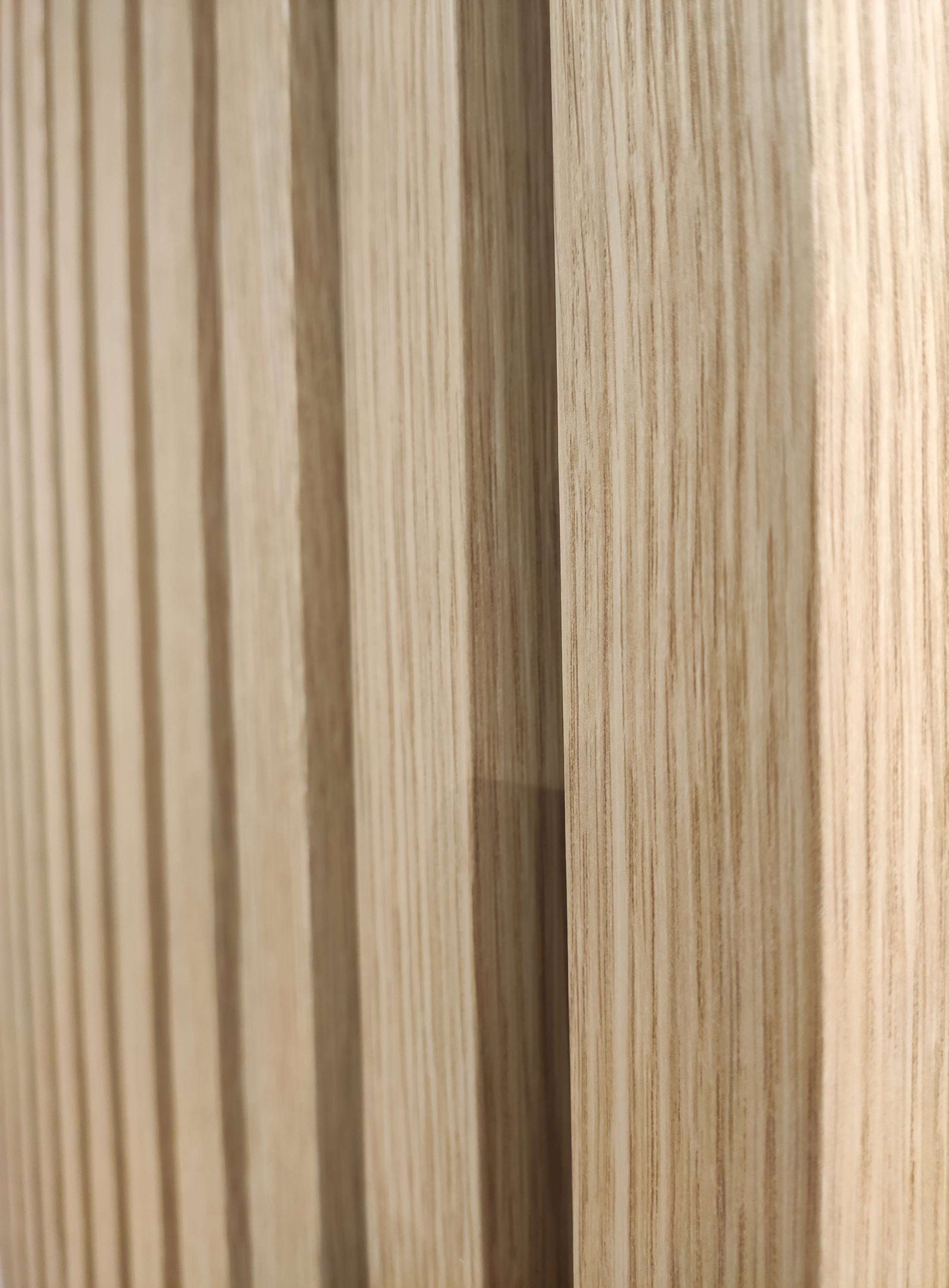 Рейка декоративная Modern Decor ламинированная 092 2750×40×22 фото в интерьере Рейка декоративная Modern Decor ламинированная 092 2750×40×22 фото в интерьере