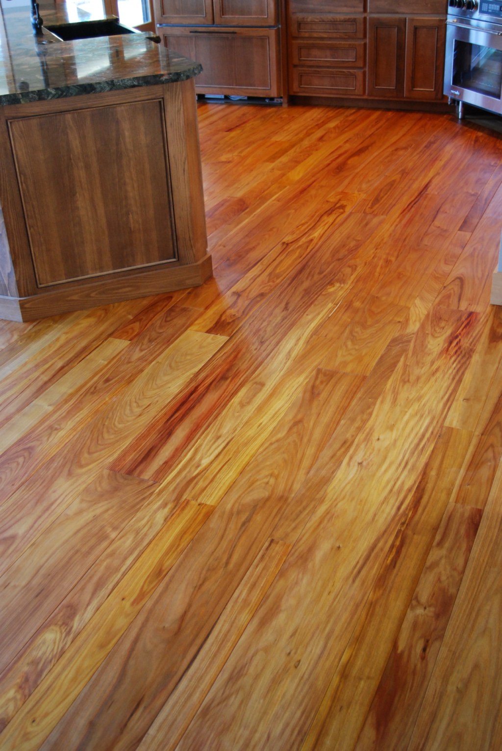 Инженерная доска Inpa Тарара Амарилла лак 310–2140×137×15 фото в интерьере Инженерная доска Inpa Тарара Амарилла лак 310–2140×137×15 фото в интерьере