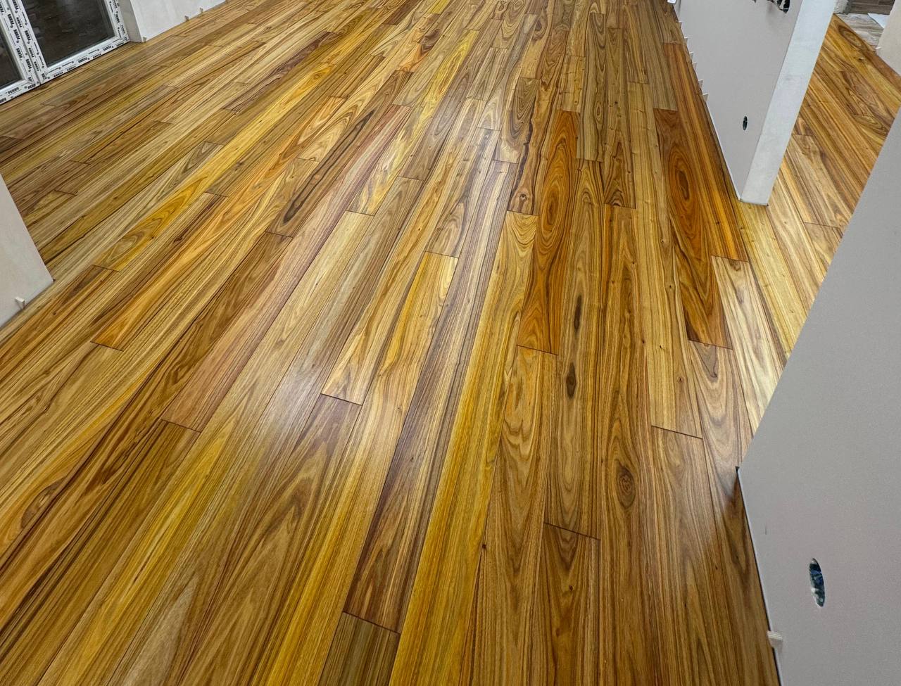 Инженерная доска Inpa Тарара Амарилла лак 310–2140×137×15 фото в интерьере Инженерная доска Inpa Тарара Амарилла лак 310–2140×137×15 фото в интерьере