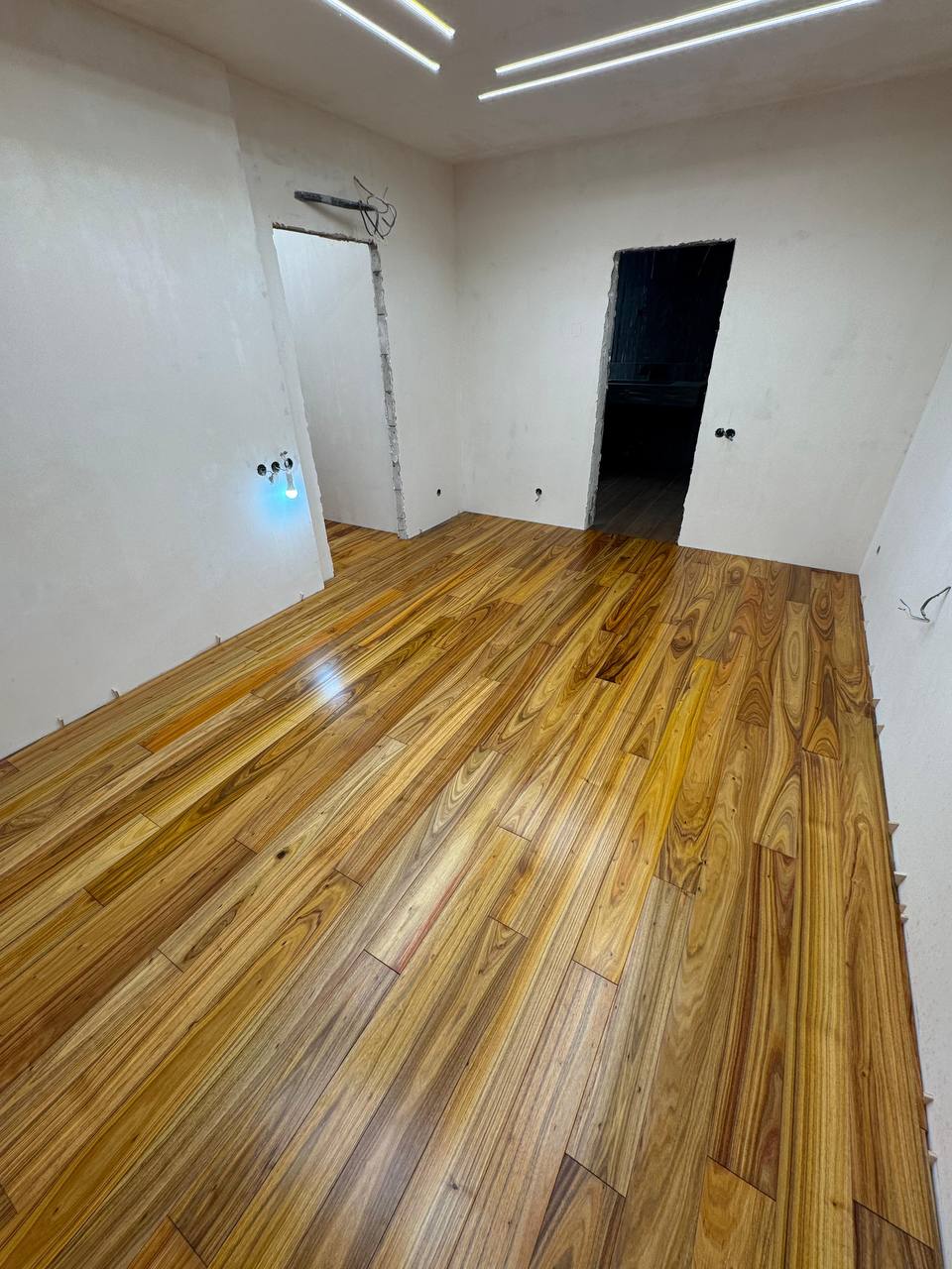 Инженерная доска Inpa Тарара Амарилла лак 310–2140×137×15 фото в интерьере Инженерная доска Inpa Тарара Амарилла лак 310–2140×137×15 фото в интерьере