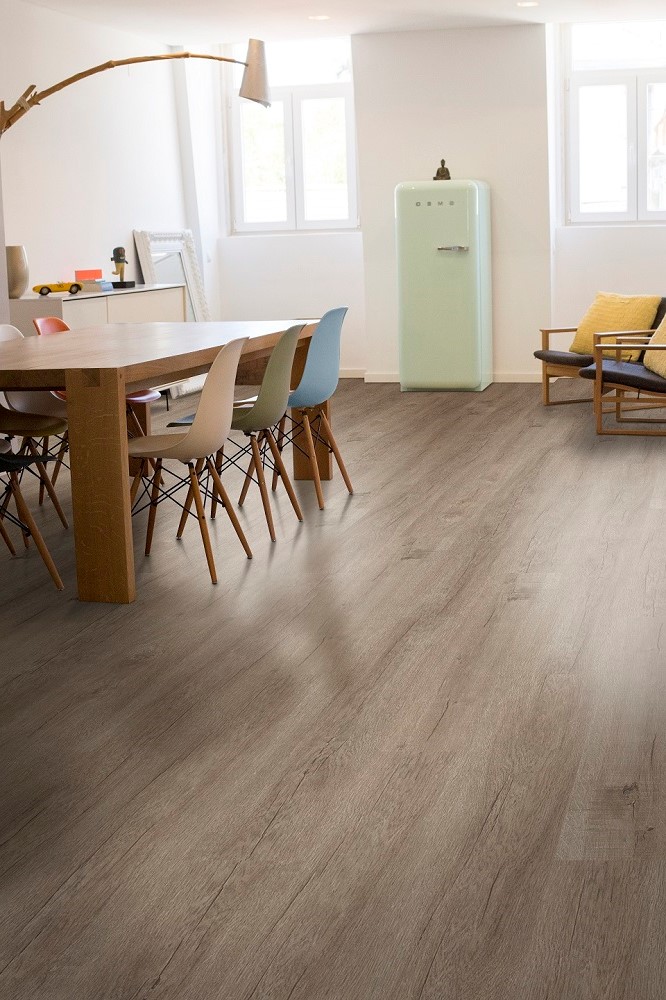 Пробковый пол замковый CorkArt Design concept Enzo DW 4021 DNN B 1200×210×10,5 фото в интерьере