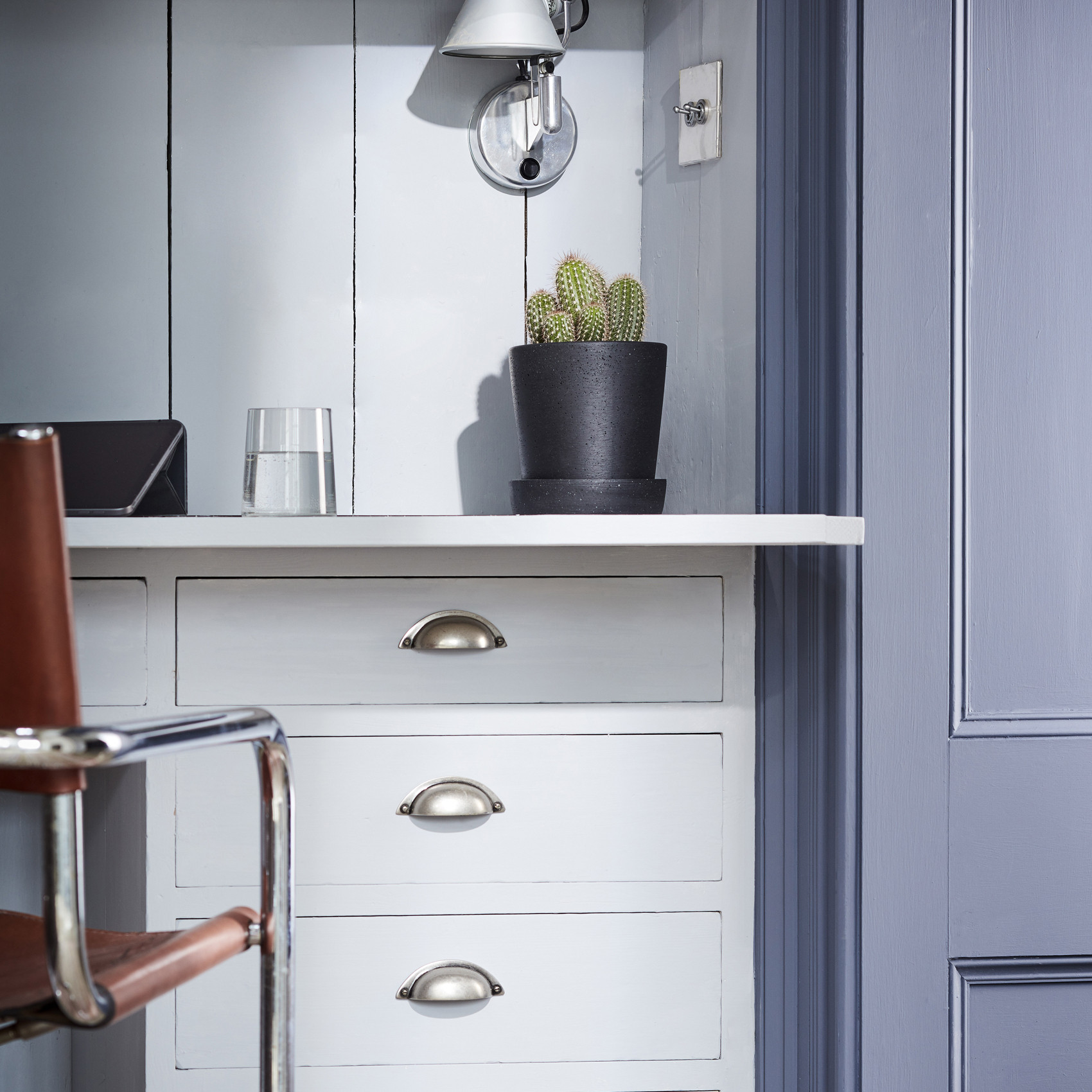 Краска Little Greene цвет Obscura 327 Absolute Matt 0,25 л фото в интерьере