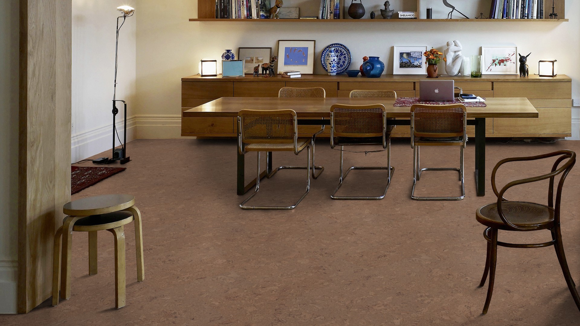 Пробковый пол клеевой Wicanders Cork Pure Personality Tea AJ5T004 600×300×6 фото в интерьере Пробковый пол клеевой Wicanders Cork Pure Personality Tea AJ5T004 600×300×6 фото в интерьере