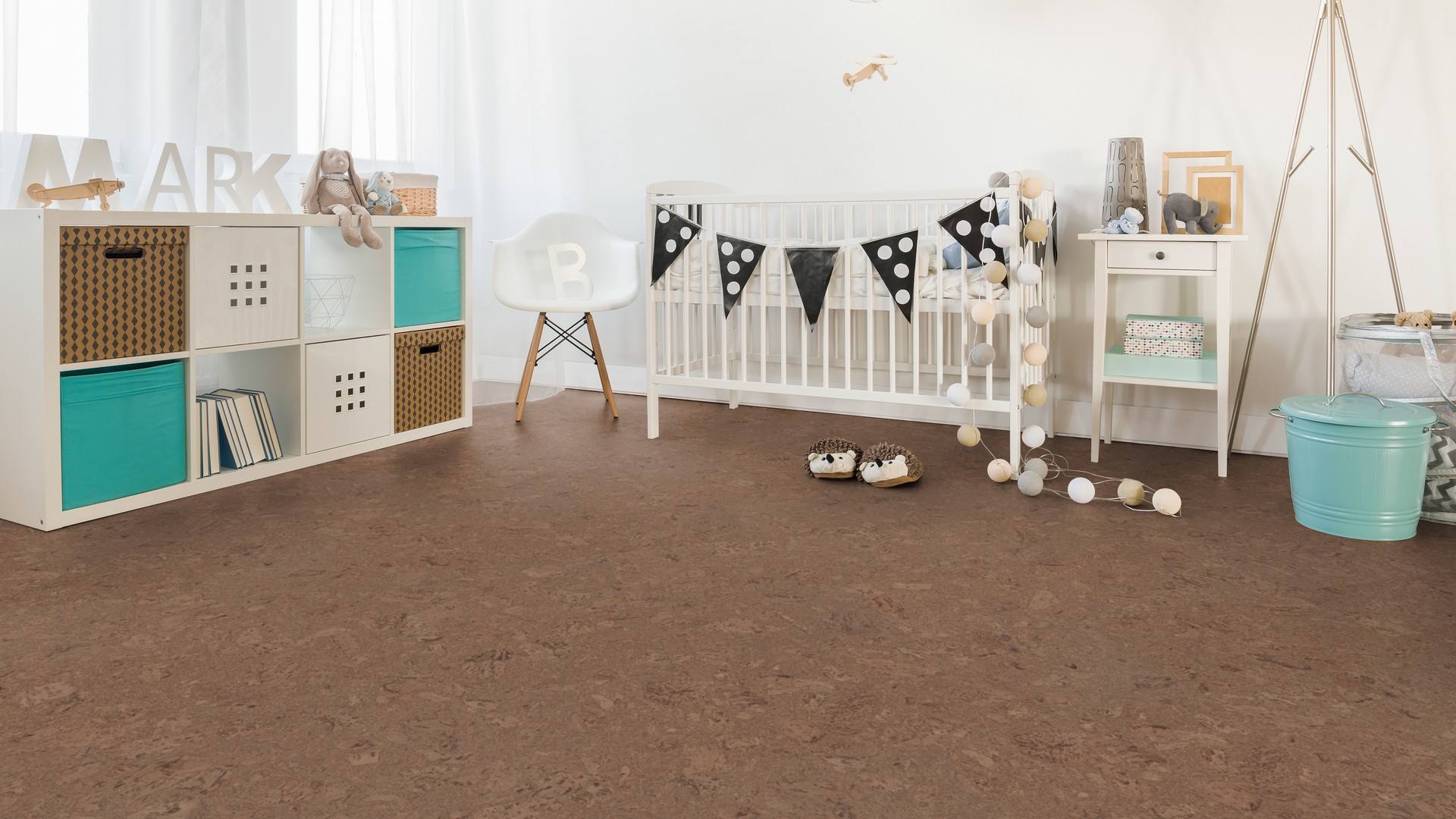 Пробковый пол клеевой Wicanders Cork Pure Personality Tea AJ5T004 600×300×6 фото в интерьере Пробковый пол клеевой Wicanders Cork Pure Personality Tea AJ5T004 600×300×6 фото в интерьере