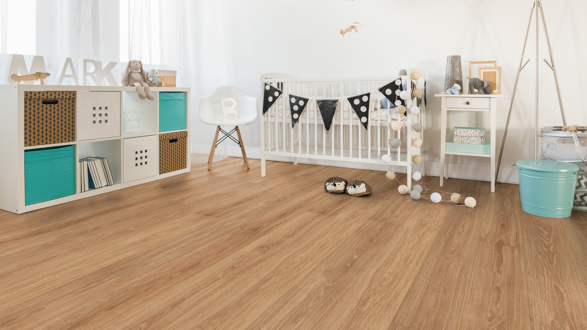 Пробковый пол замковый Wicanders Wood Essence Classic Prime Oak D8F4001 1830×185×11,5 фото в интерьере Пробковый пол замковый Wicanders Wood Essence Classic Prime Oak D8F4001 1830×185×11,5 фото в интерьере