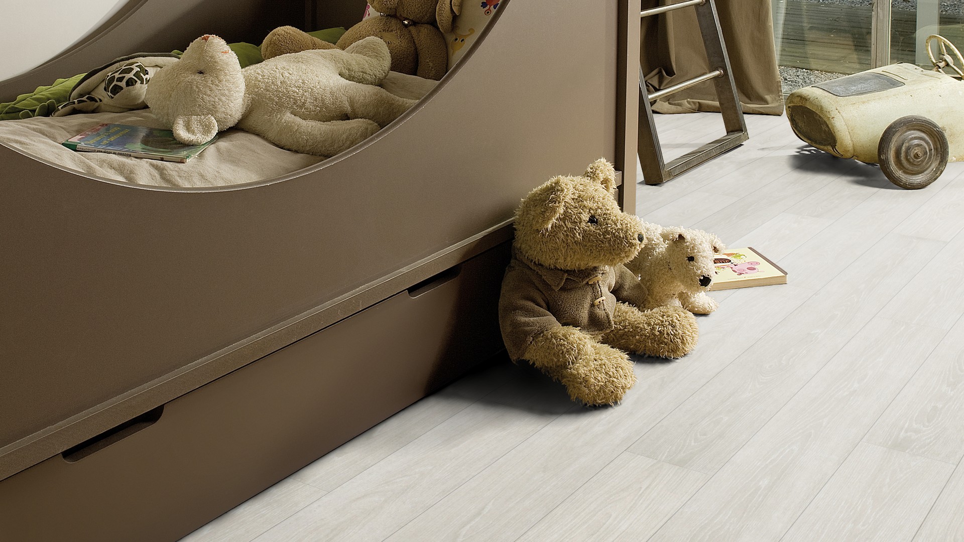 Пробковый пол замковый Wicanders Wood Essence Prime Arctic Oak D8F6001 1830×185×11,5 фото в интерьере Пробковый пол замковый Wicanders Wood Essence Prime Arctic Oak D8F6001 1830×185×11,5 фото в интерьере