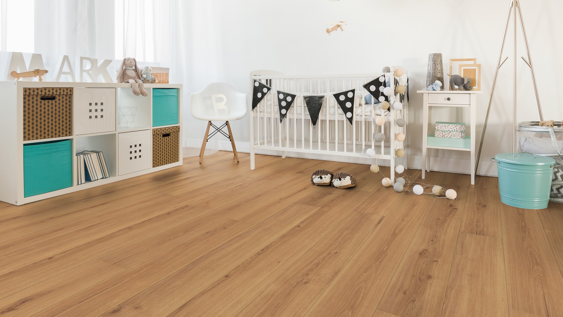 Пробковый пол замковый Wicanders Wood Essence Golden Prime Oak D8F7001 1830×185×11,5 фото в интерьере Пробковый пол замковый Wicanders Wood Essence Golden Prime Oak D8F7001 1830×185×11,5 фото в интерьере