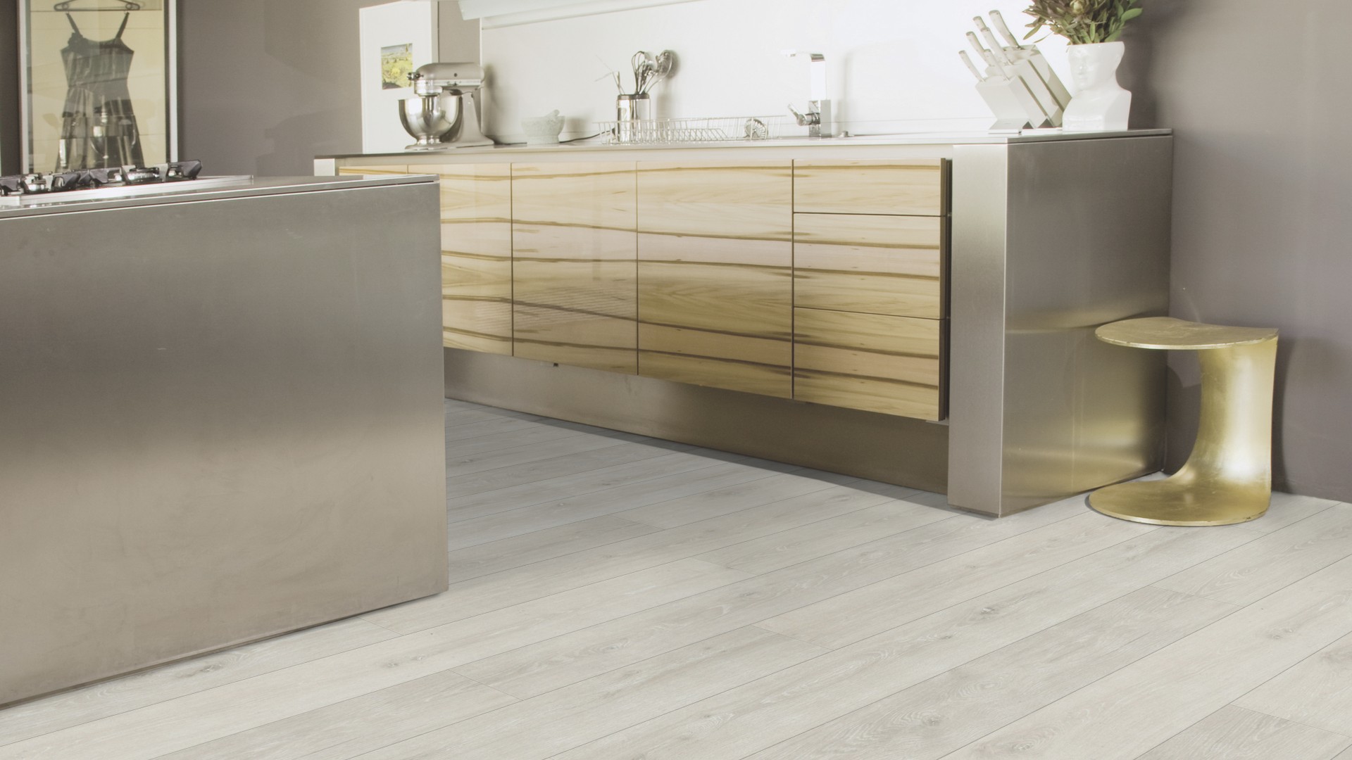 Пробковый пол замковый Wicanders Wood Essence Washed Haze Oak D8G2001 1830×185×11,5 фото в интерьере Пробковый пол замковый Wicanders Wood Essence Washed Haze Oak D8G2001 1830×185×11,5 фото в интерьере