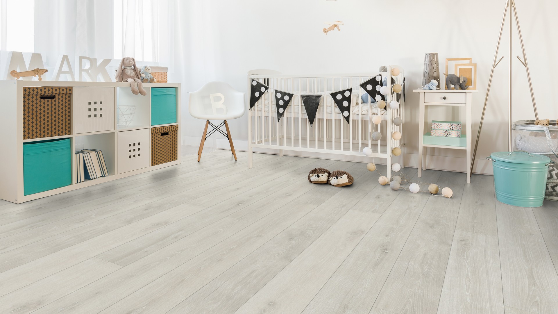 Пробковый пол замковый Wicanders Wood Essence Washed Haze Oak D8G2001 1830×185×11,5 фото в интерьере Пробковый пол замковый Wicanders Wood Essence Washed Haze Oak D8G2001 1830×185×11,5 фото в интерьере