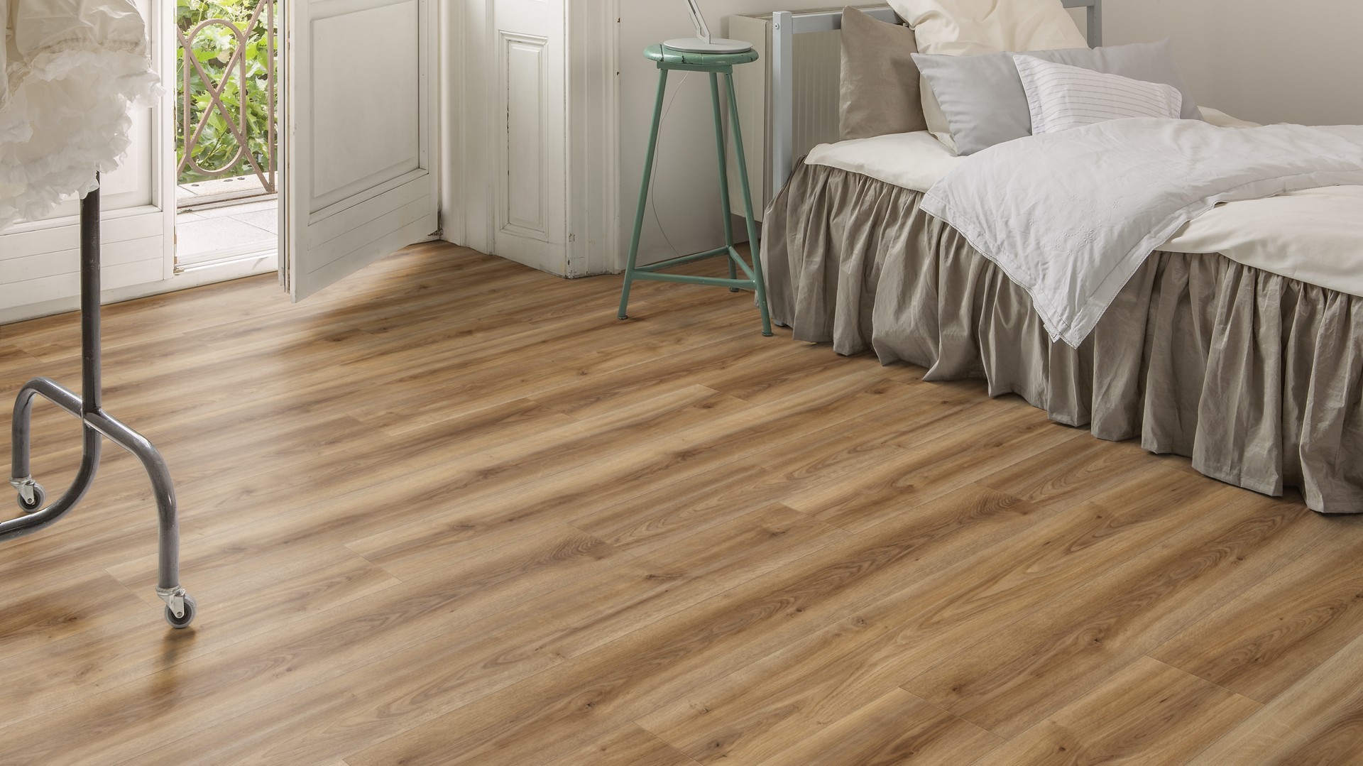 Ламинат Kaindl Natural Touch Премиум доска Дуб Noble K2242 RC 1383×159×10 фото в интерьере Ламинат Kaindl Natural Touch Премиум доска Дуб Noble K2242 RC 1383×159×10 фото в интерьере