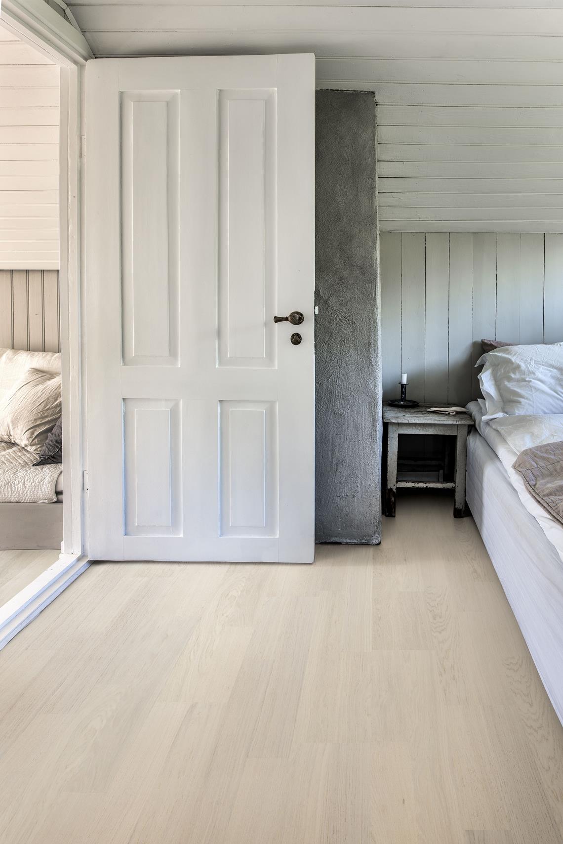 Паркетная доска Kahrs Life Дуб Coconut Cream LTCLRW3001-193 Calm 1225×193×7 фото в интерьере Паркетная доска Kahrs Life Дуб Coconut Cream LTCLRW3001-193 Calm 1225×193×7 фото в интерьере