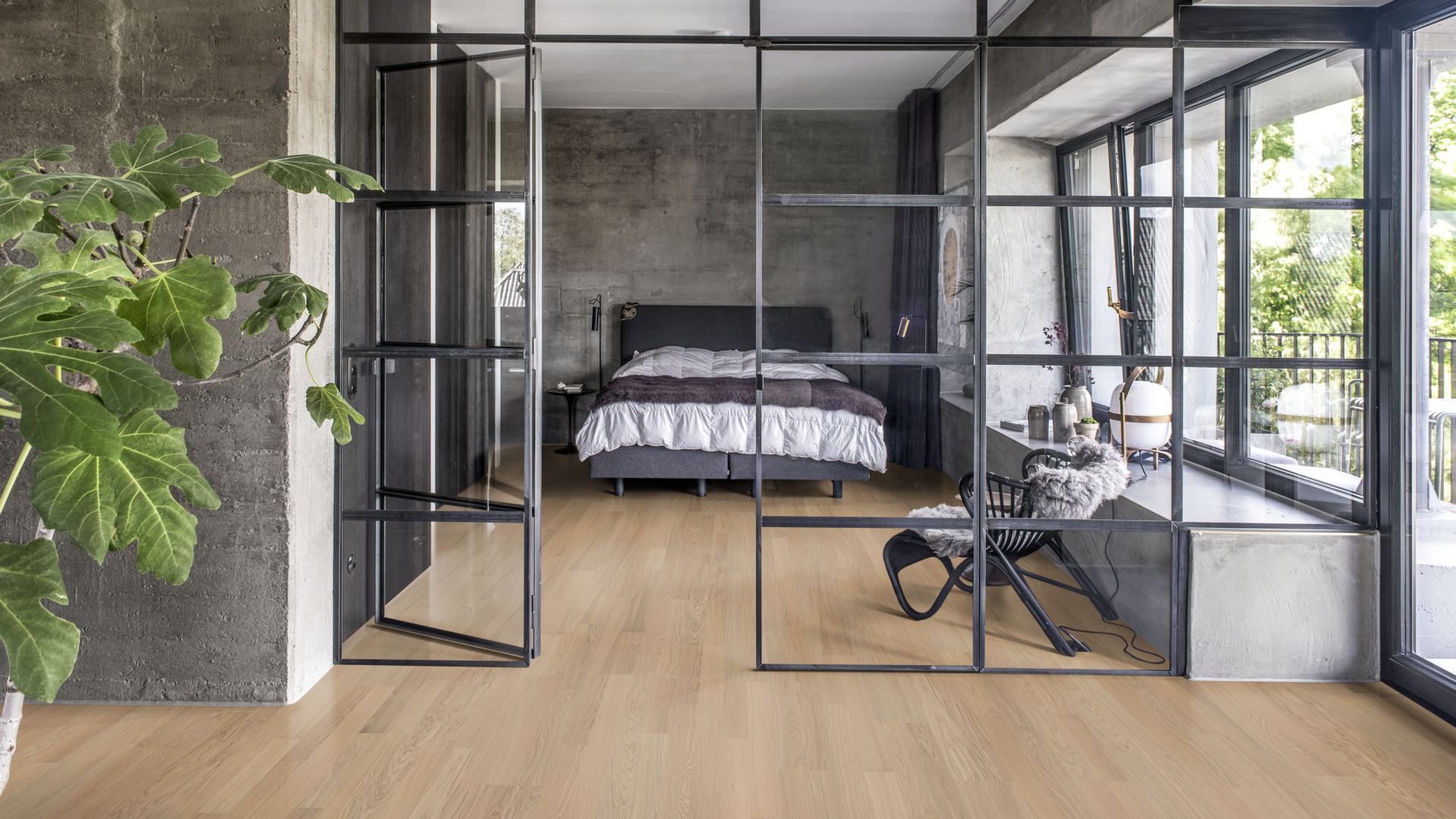 Паркетная доска Kahrs Life Дуб Whole Grain LTCLRW3004-193 Calm 1225×193×7 фото в интерьере Паркетная доска Kahrs Life Дуб Whole Grain LTCLRW3004-193 Calm 1225×193×7 фото в интерьере