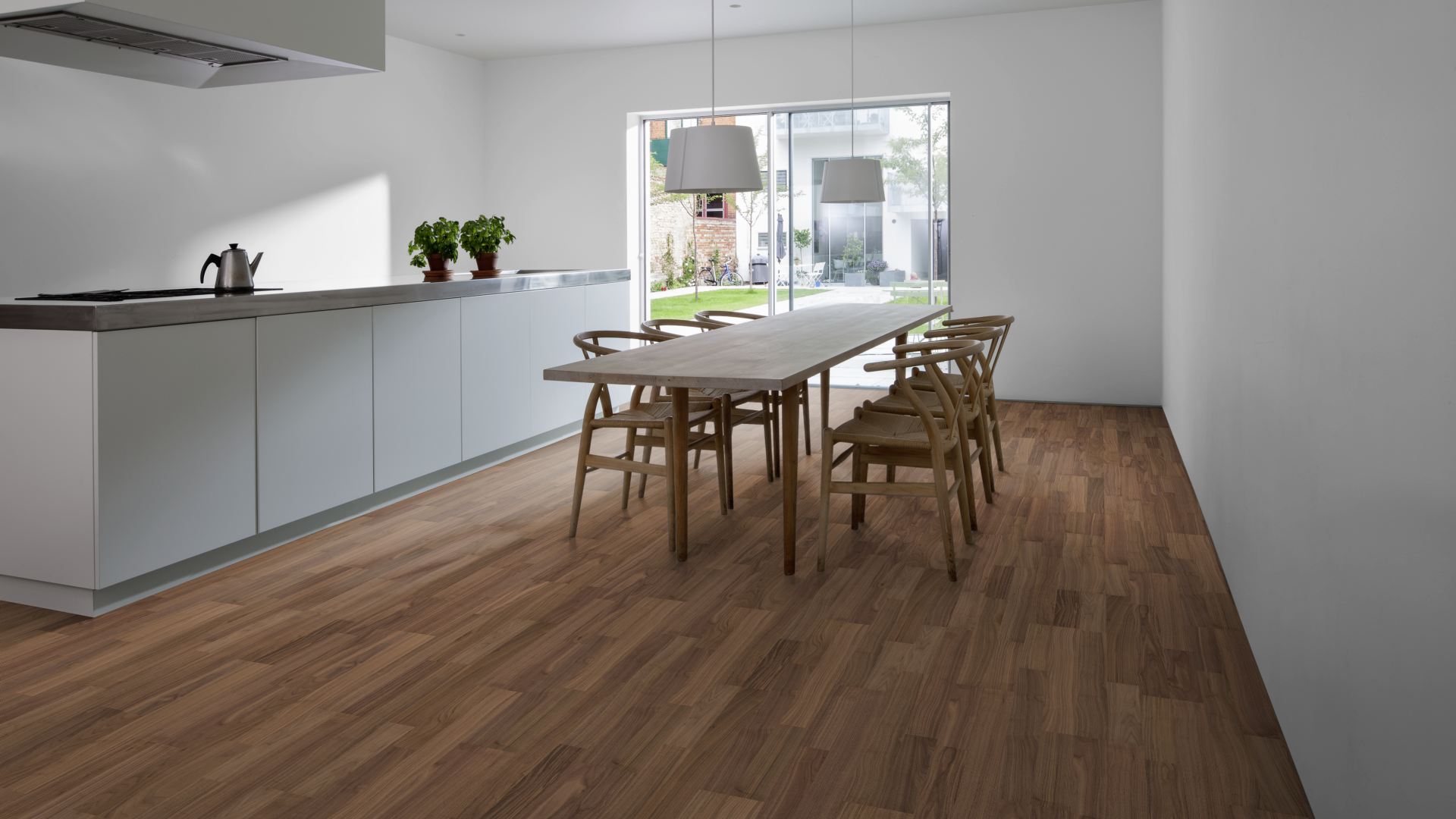 Паркетная доска Kahrs Life Орех Pure Walnut LTCLRW3010-193 Calm 1225×193×7 фото в интерьере Паркетная доска Kahrs Life Орех Pure Walnut LTCLRW3010-193 Calm 1225×193×7 фото в интерьере