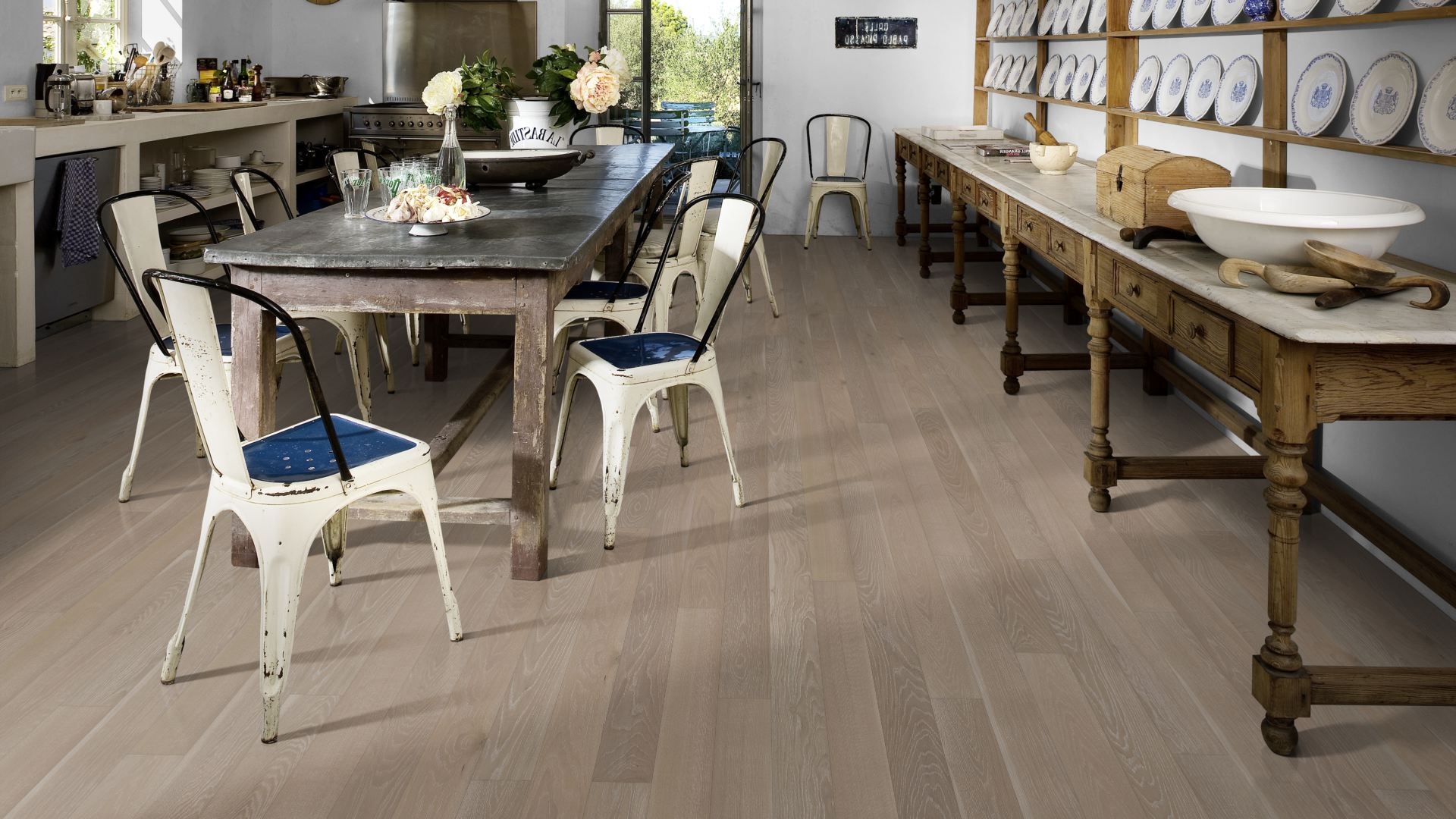 Паркетная доска Kahrs Канвас Дуб Вереск Heather 13106AEK1GKW185 Lively 1860×127×13 фото в интерьере Паркетная доска Kahrs Канвас Дуб Вереск Heather 13106AEK1GKW185 Lively 1860×127×13 фото в интерьере