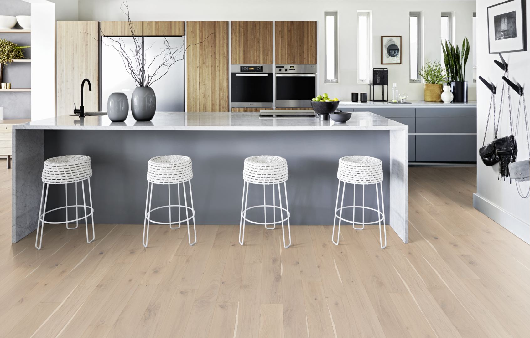 Паркетная доска Kahrs Люкс Дуб Скорлупа Eggshell 151N51EKC4KW240 Lively 2420×151×15 фото в интерьере Паркетная доска Kahrs Люкс Дуб Скорлупа Eggshell 151N51EKC4KW240 Lively 2420×151×15 фото в интерьере