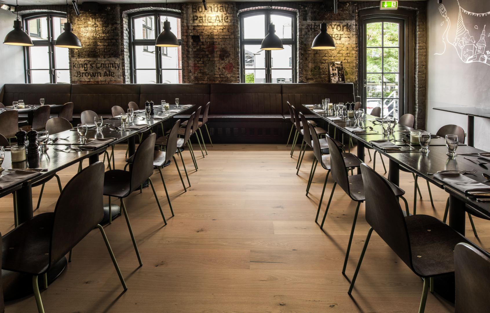 Паркетная доска Kahrs Роял Дуб Шенбрунн Schoenbrunn 181XADEK24KW240 Dynamic 2400×305×18 фото в интерьере Паркетная доска Kahrs Роял Дуб Шенбрунн Schoenbrunn 181XADEK24KW240 Dynamic 2400×305×18 фото в интерьере