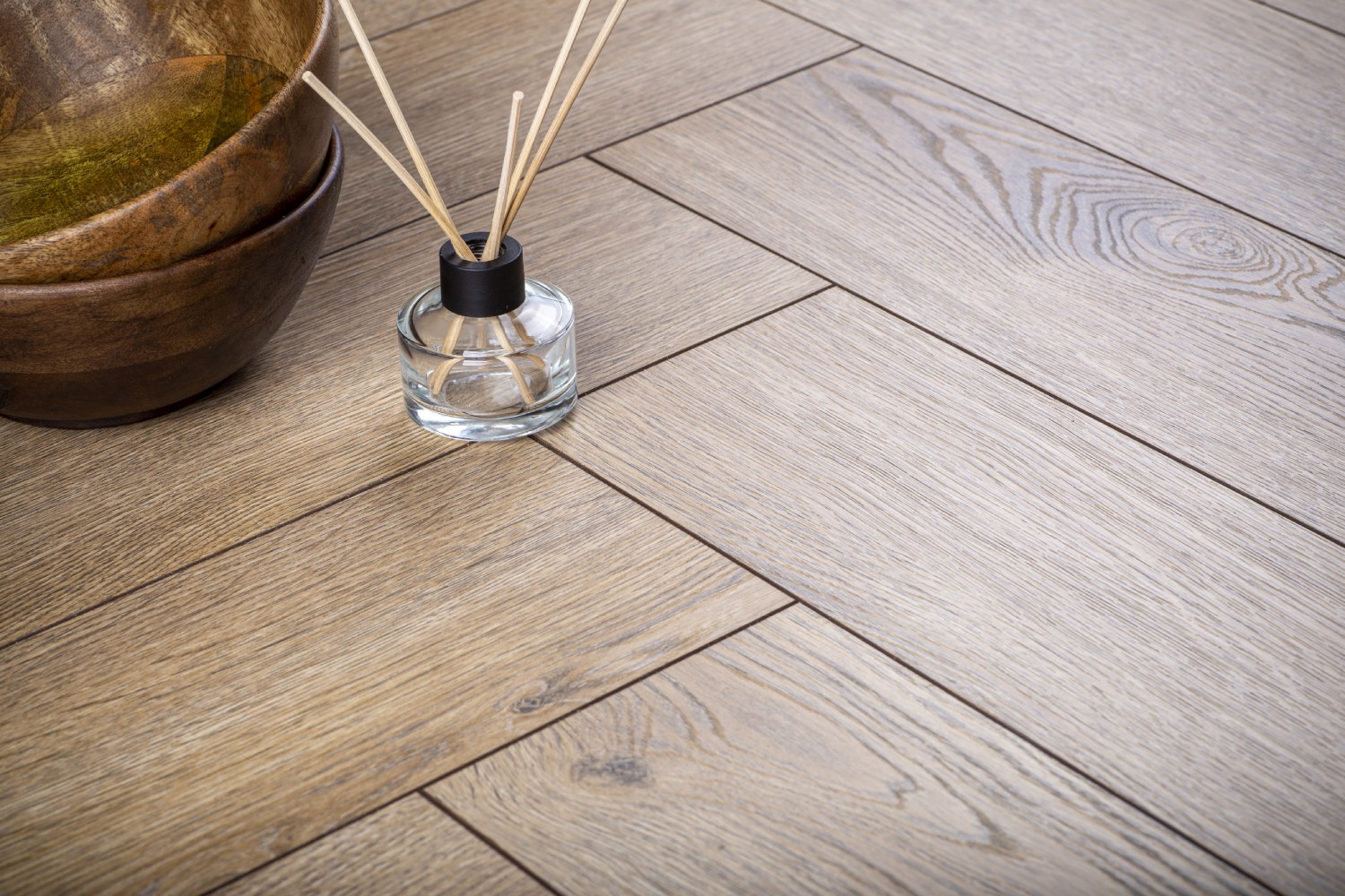 Ламинат Group Thys Herringbone. T Дуб Waterford RL венгерская елка 640×143×12 Ламинат Group Thys Herringbone. T Дуб Waterford RL венгерская елка 640×143×12