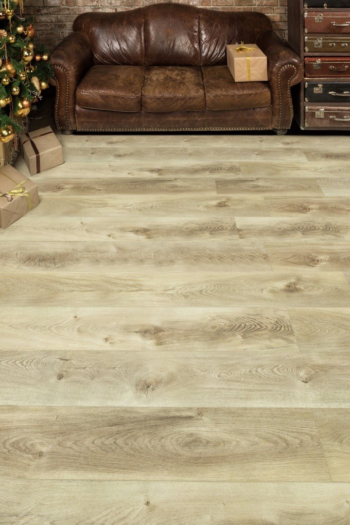 Кварцвиниловый SPC ламинат Alpine Floor Premium XL Дуб Песчаный ECO 7-10 1524×180×8 фото в интерьере