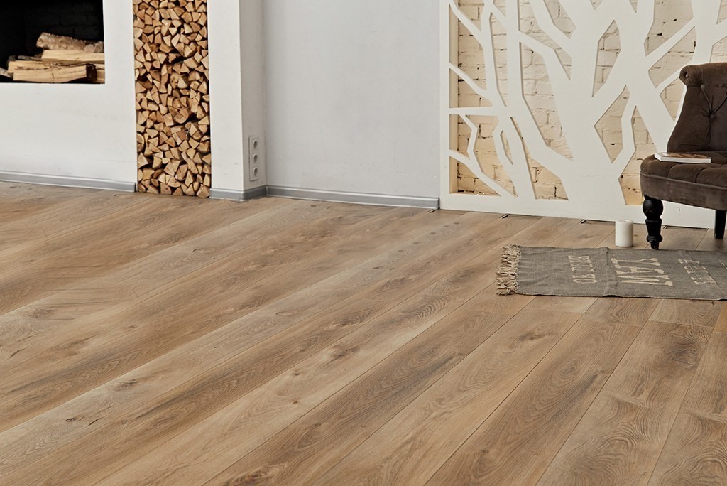 Кварцвиниловый SPC ламинат Alpine Floor Premium XL Дуб Природный изысканный ECO 7-6 1524×180×8 фото в интерьере Кварцвиниловый SPC ламинат Alpine Floor Premium XL Дуб Природный изысканный ECO 7-6 1524×180×8 фото в интерьере