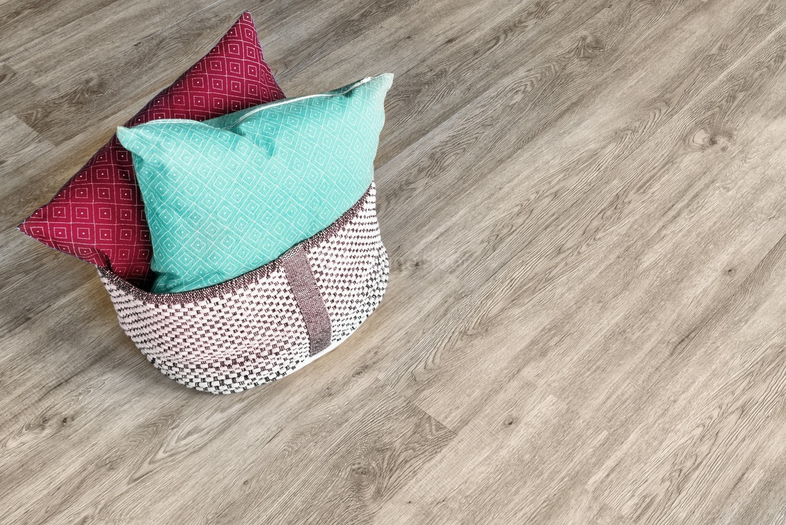 Кварцвиниловый SPC ламинат Alpine Floor Grand Sequoia Атланта ECO 11-2 1220×183×4 фото в интерьере Кварцвиниловый SPC ламинат Alpine Floor Grand Sequoia Атланта ECO 11-2 1220×183×4 фото в интерьере