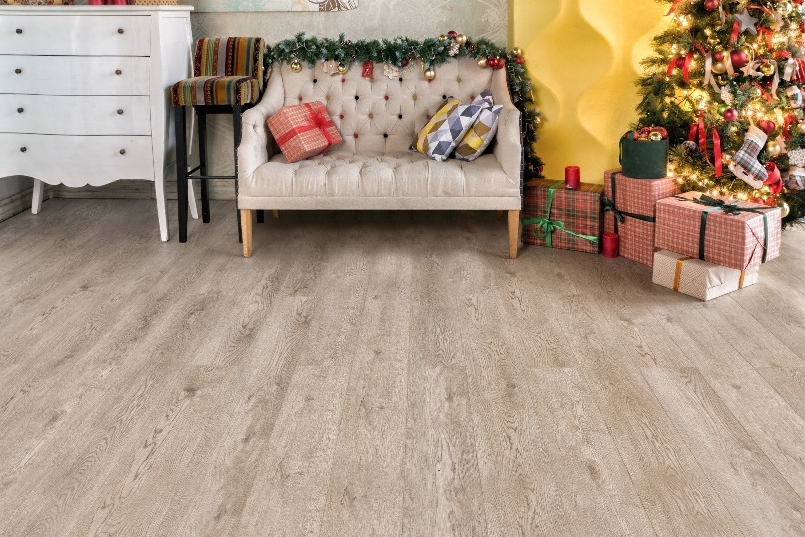 Кварцвиниловый SPC ламинат Alpine Floor Grand Sequoia Лавр ECO 11-4 1220×183×4 фото в интерьере