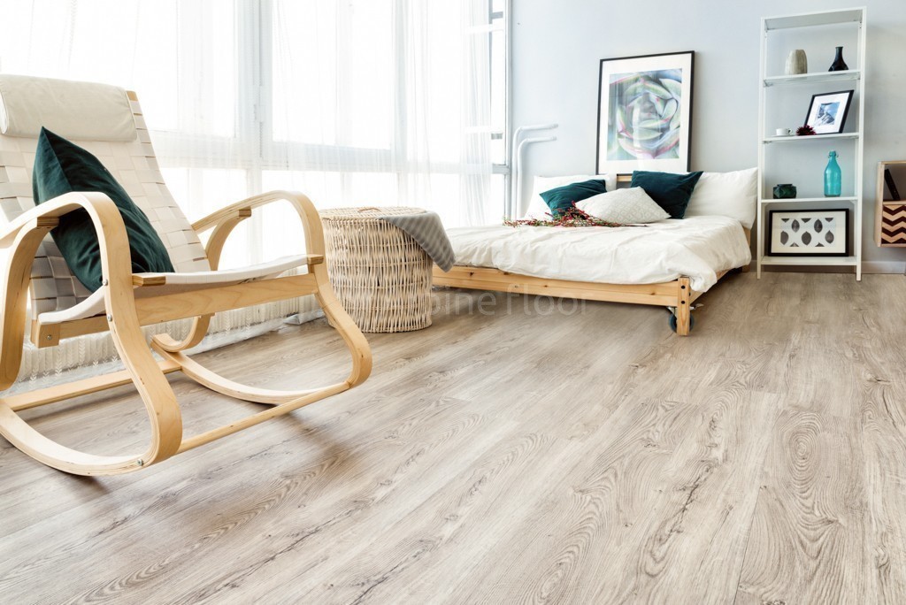Кварцвиниловая плитка Alpine Floor замковая Sequoia LVT Серая ECO 6-5 1219,2×184,2×3,2 фото в интерьере